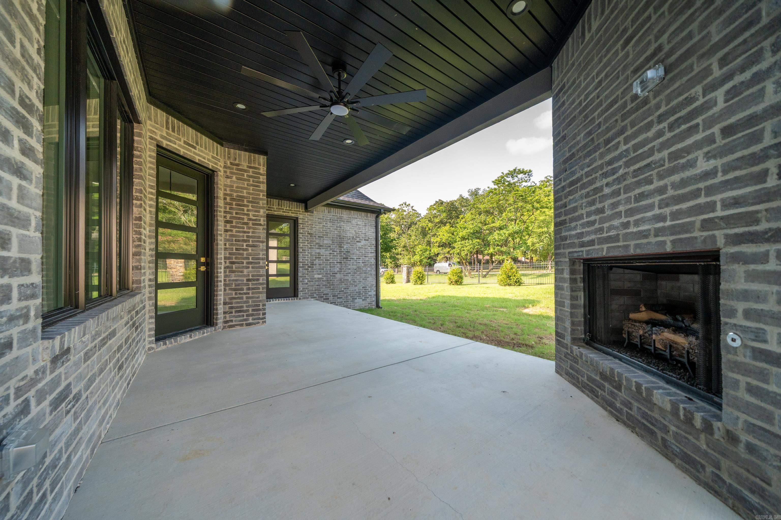 ARLINGTON PARK - Residential