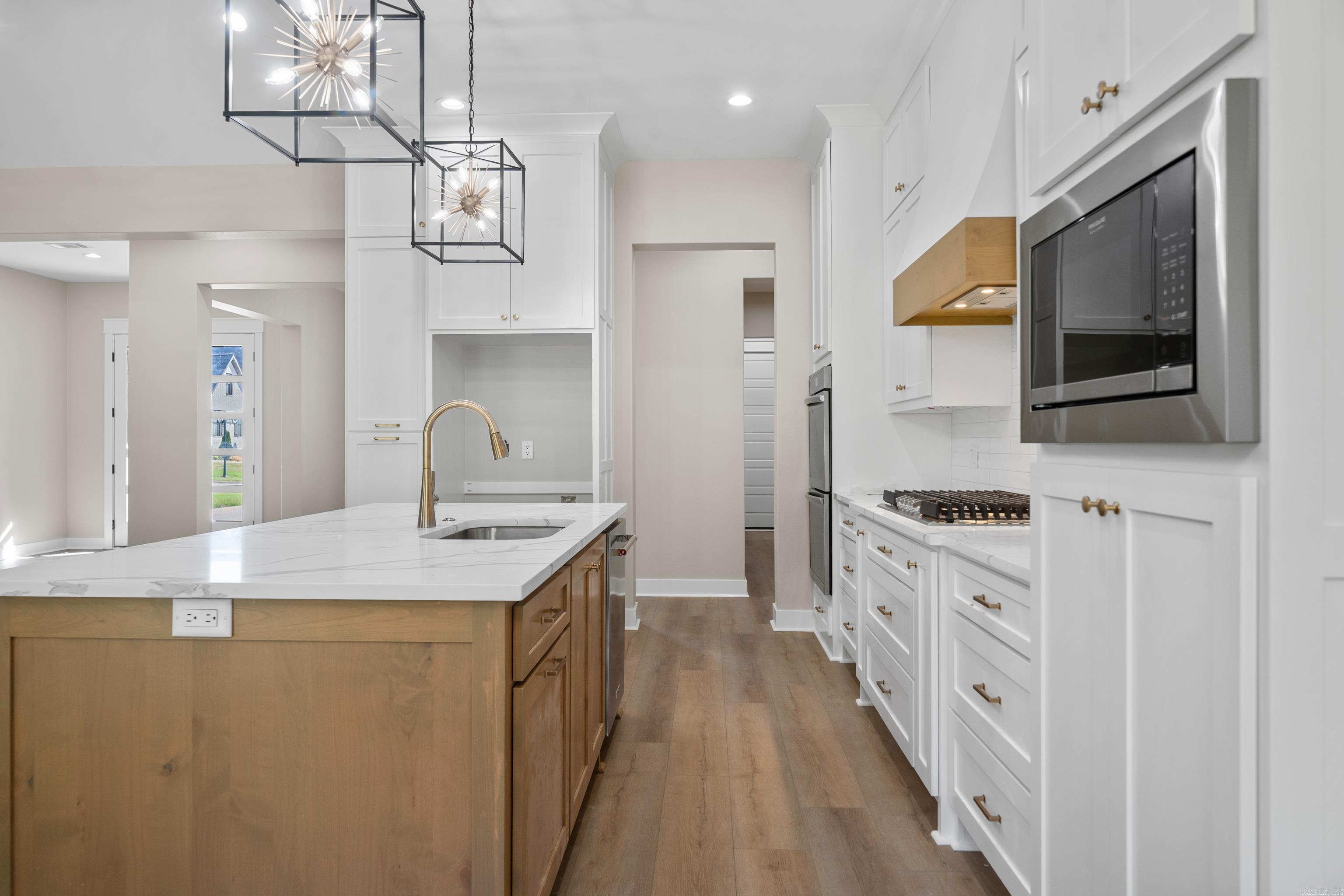 ARLINGTON PARK - Residential