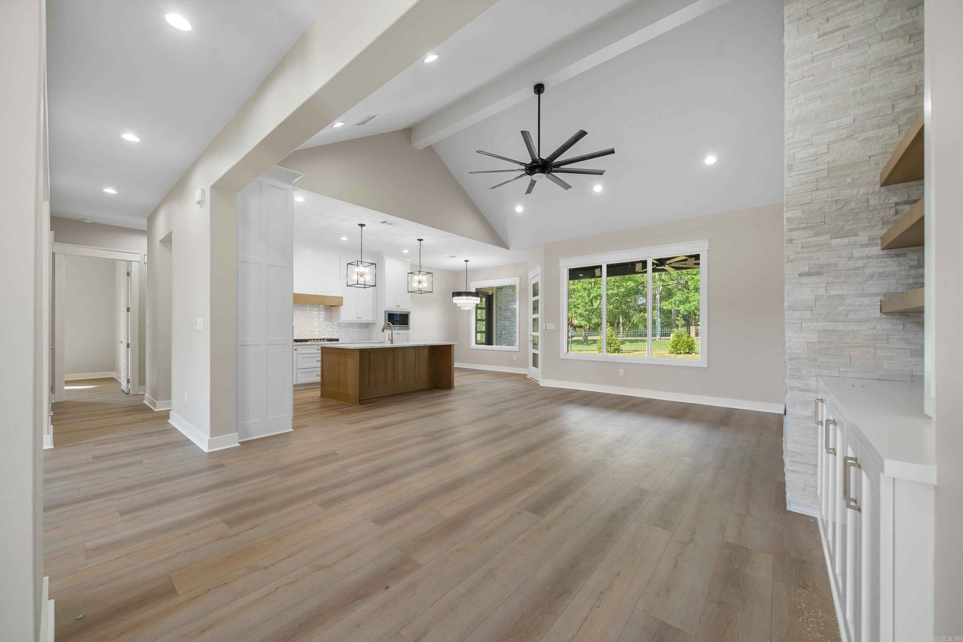 ARLINGTON PARK - Residential