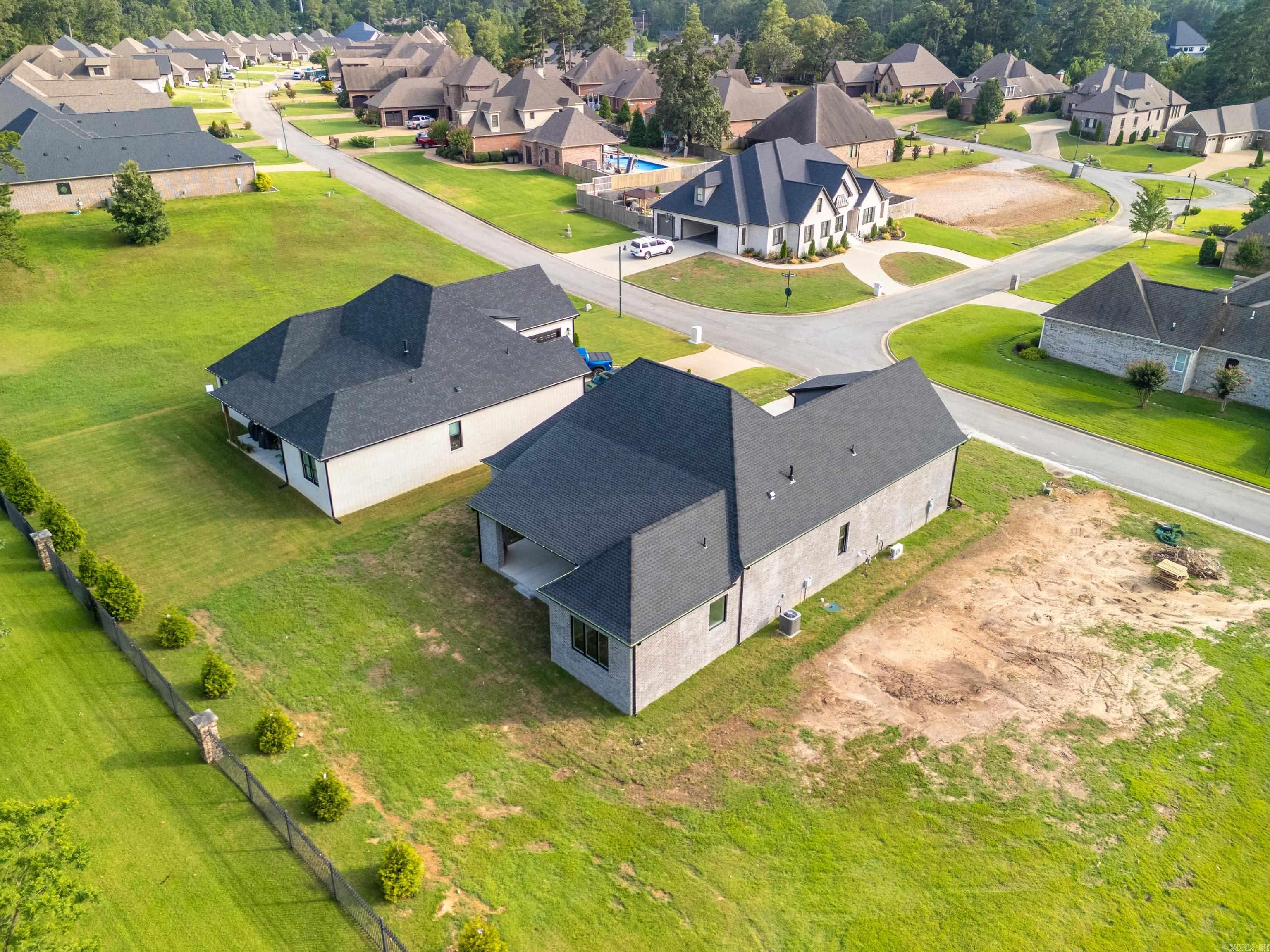 ARLINGTON PARK - Residential