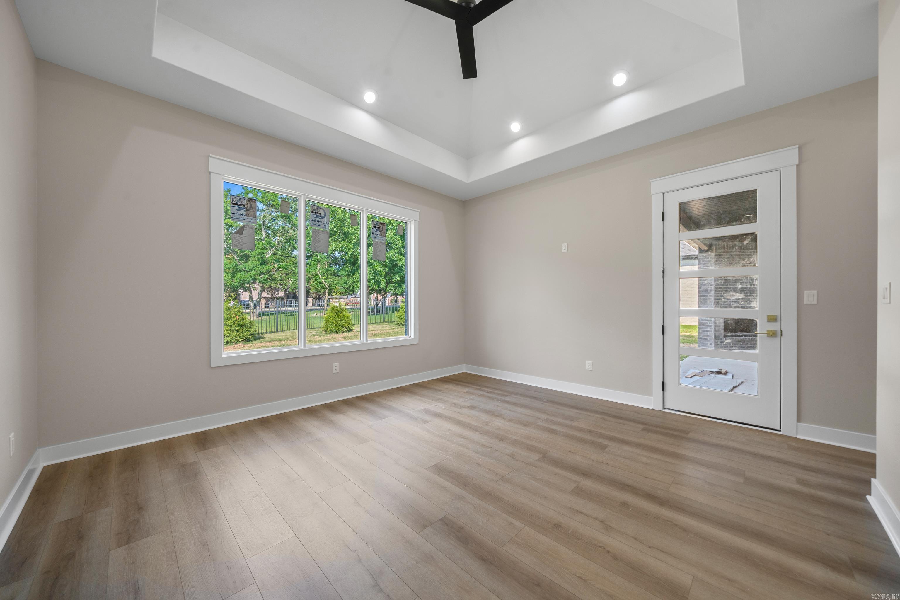 ARLINGTON PARK - Residential