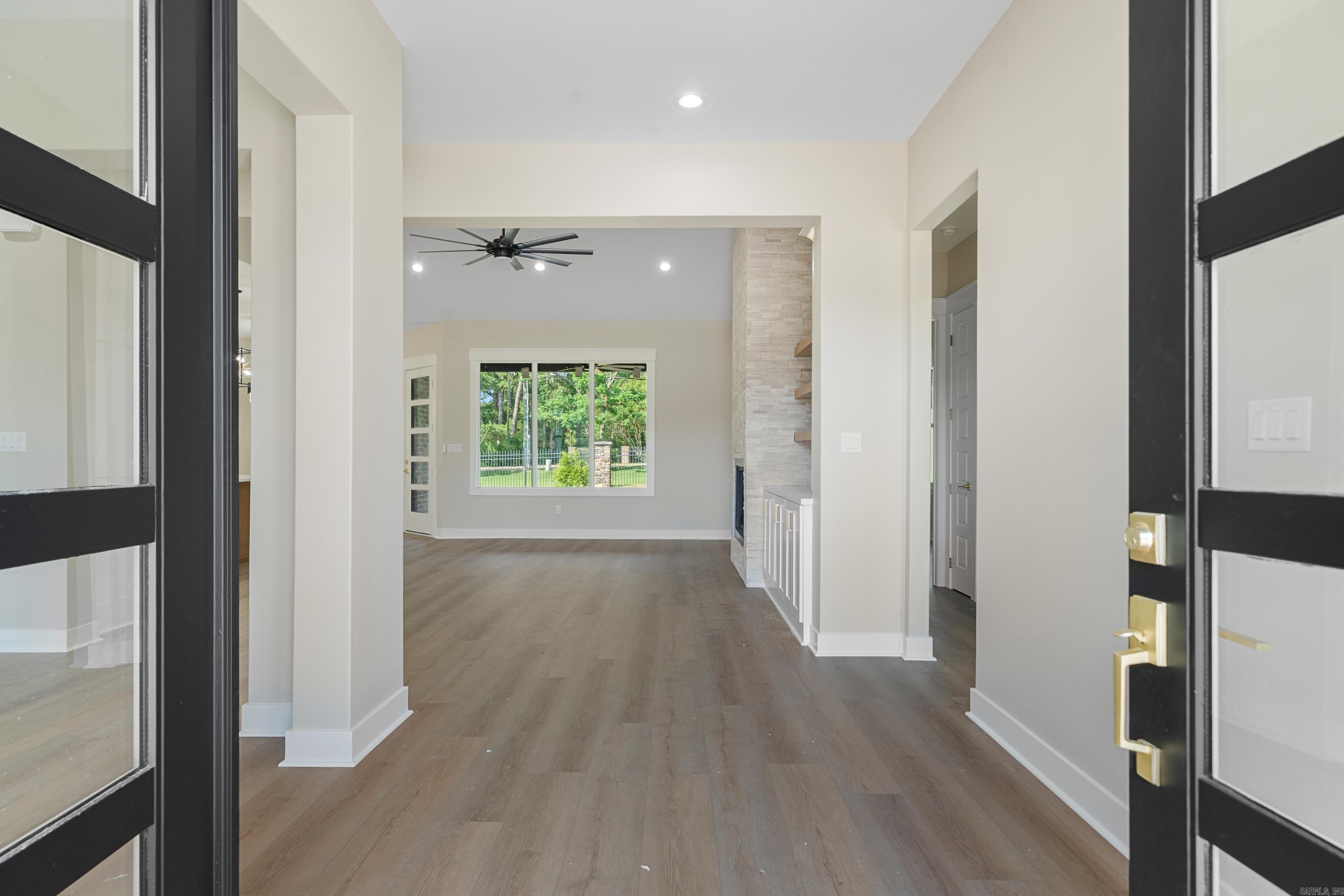 ARLINGTON PARK - Residential
