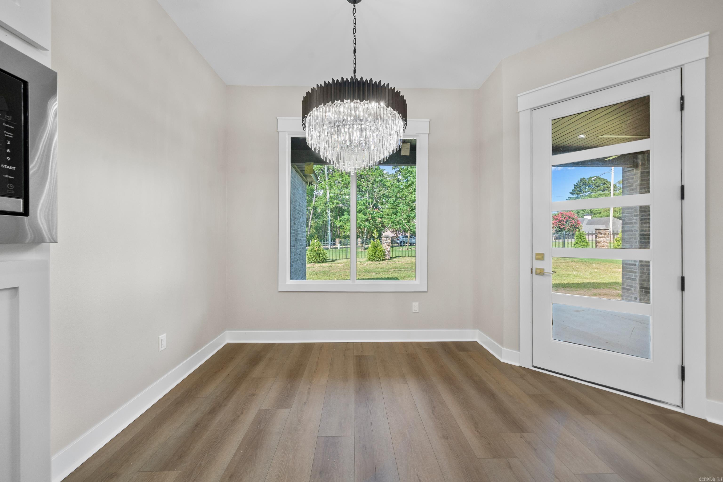 ARLINGTON PARK - Residential