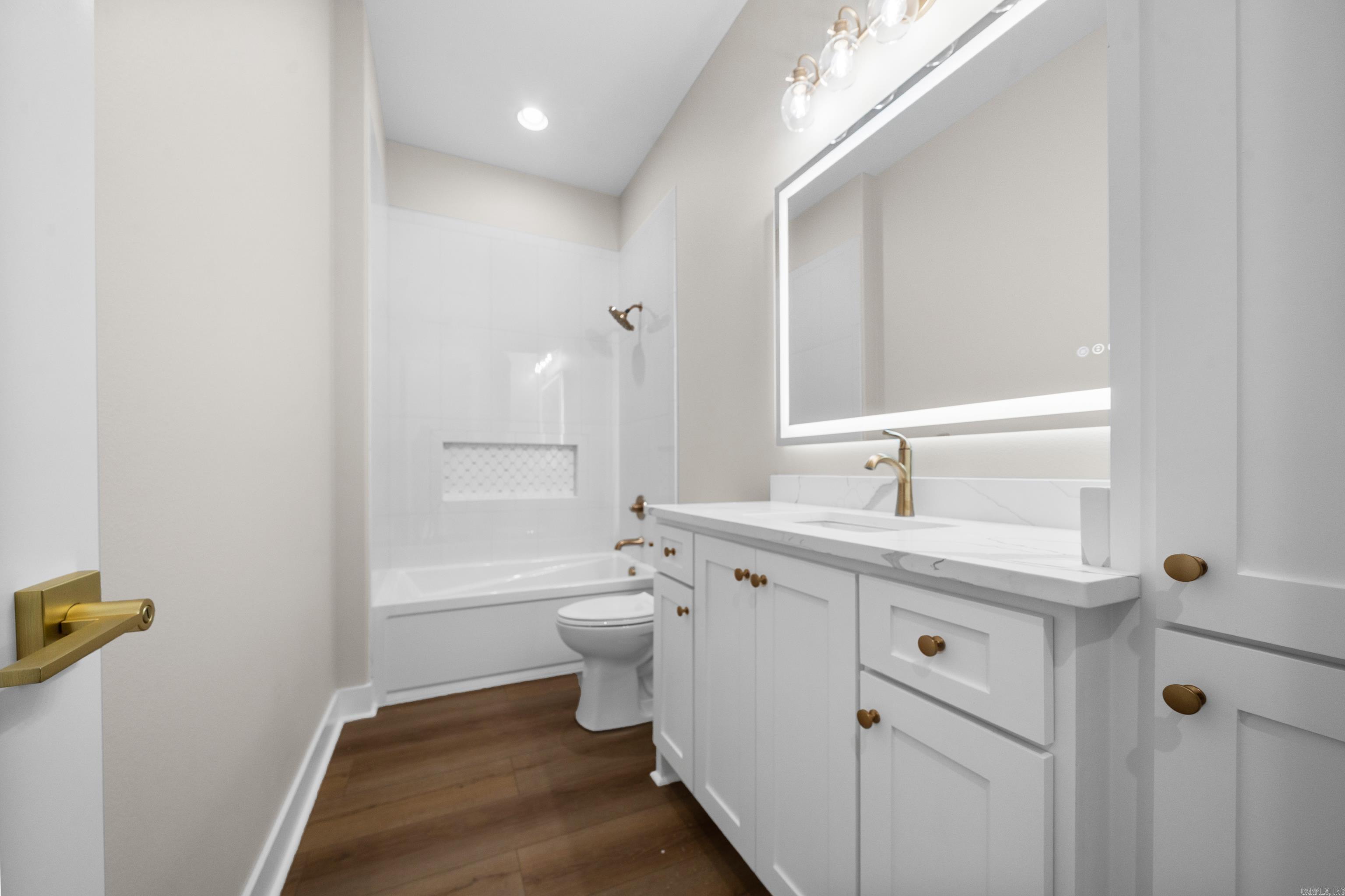 ARLINGTON PARK - Residential