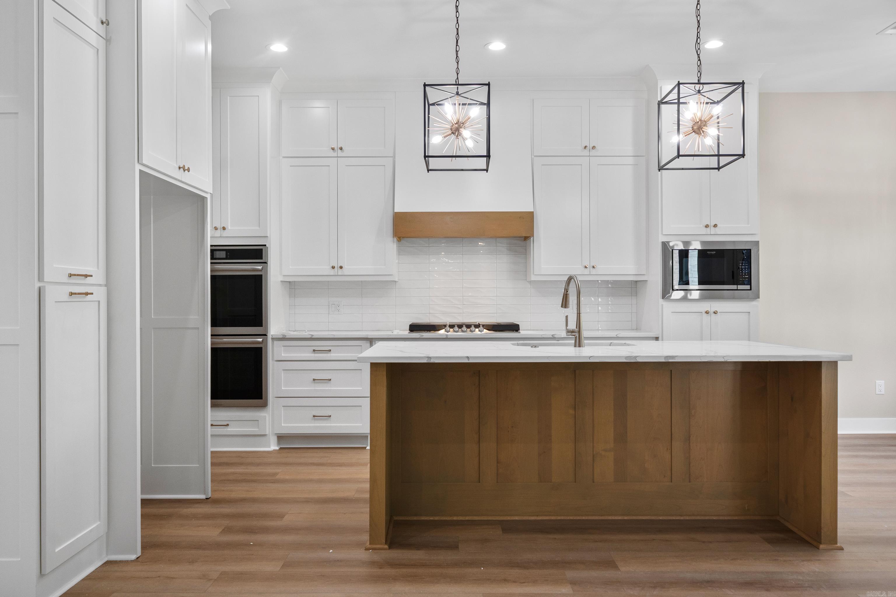 ARLINGTON PARK - Residential