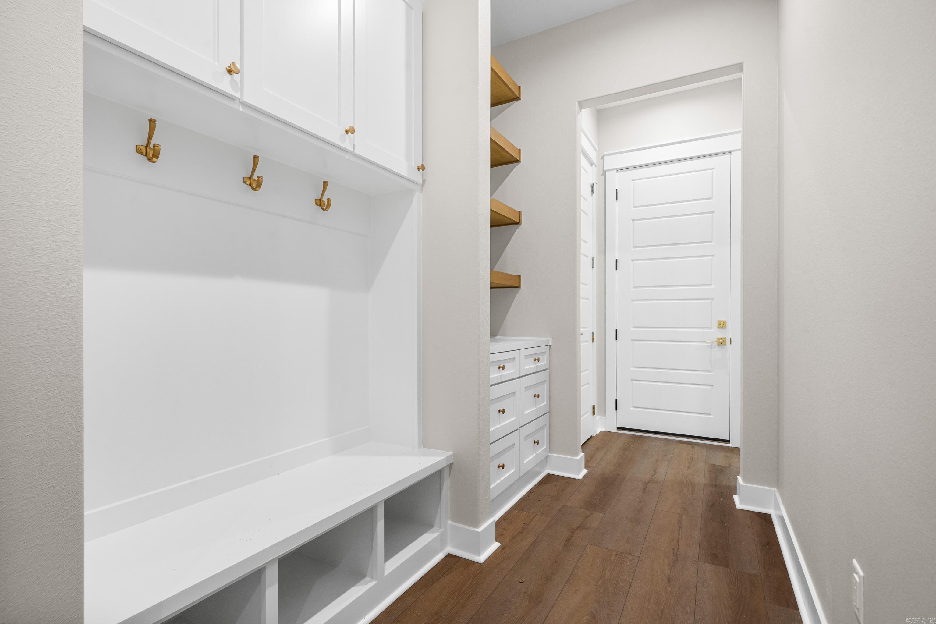 ARLINGTON PARK - Residential