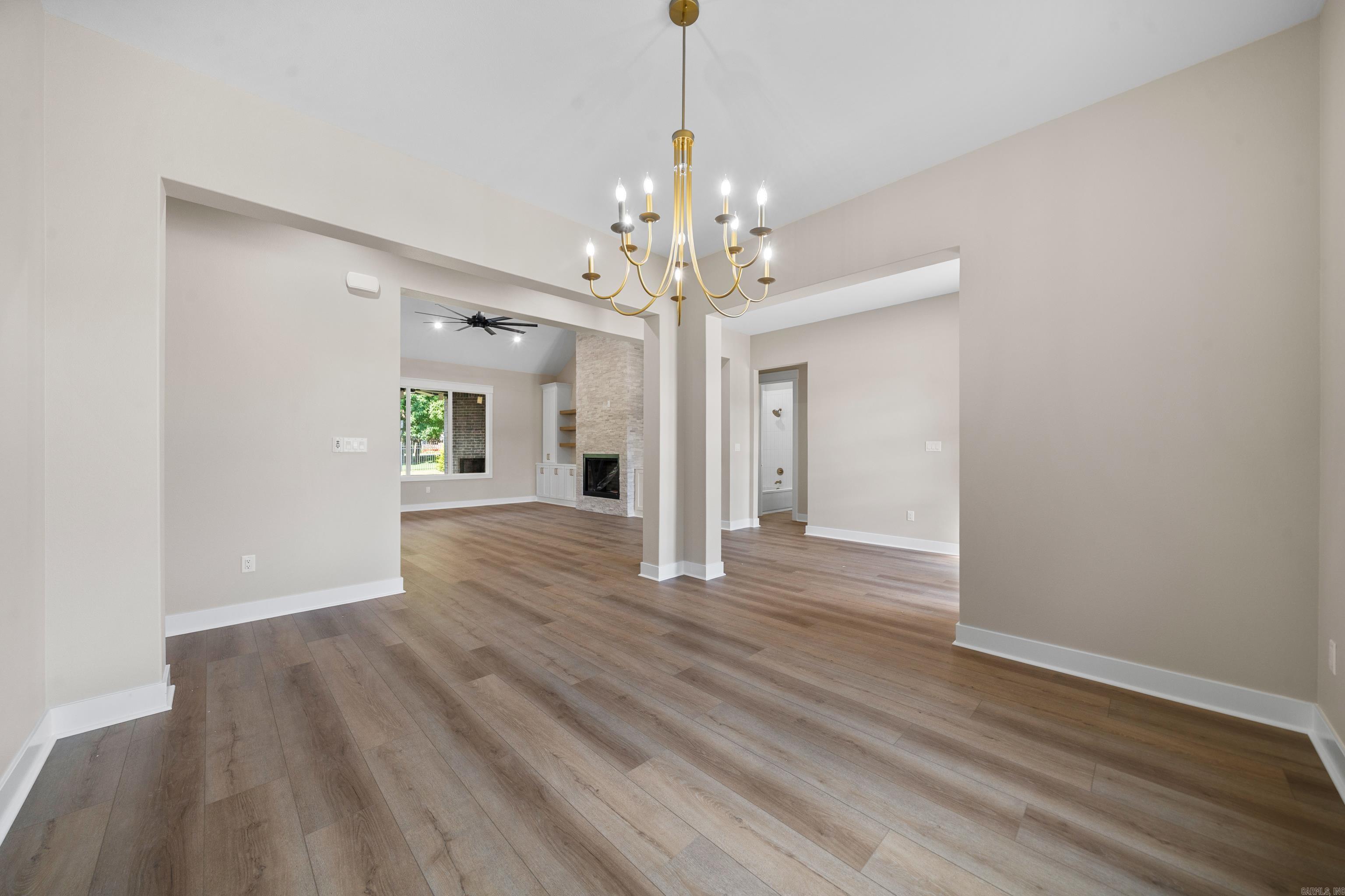 ARLINGTON PARK - Residential