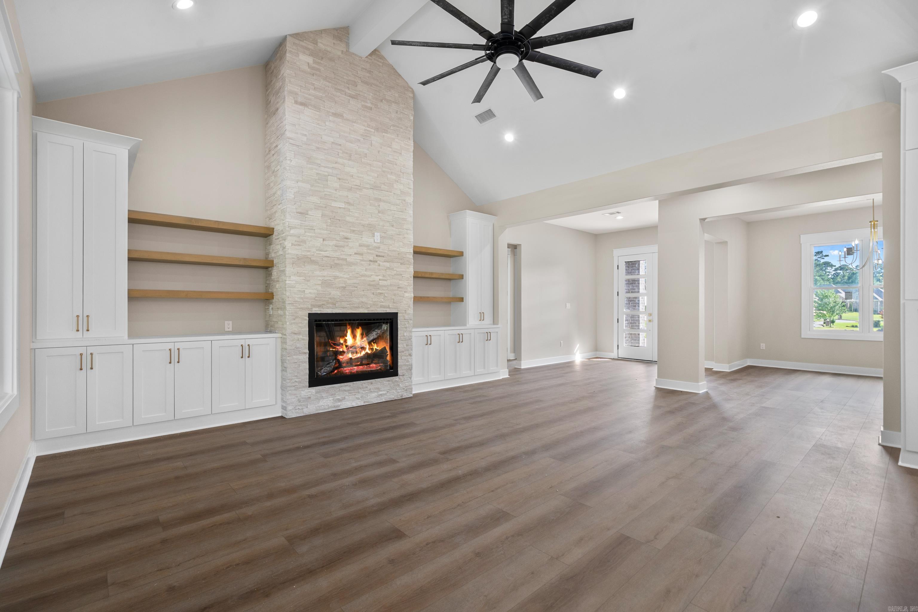 ARLINGTON PARK - Residential
