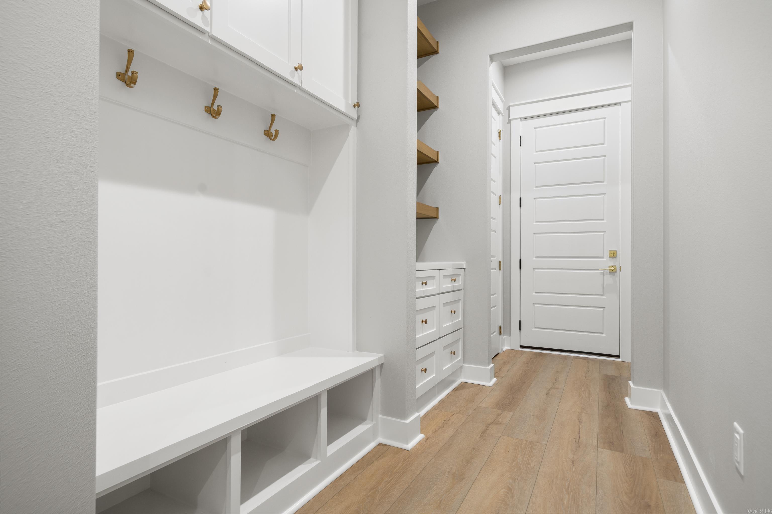 ARLINGTON PARK - Residential