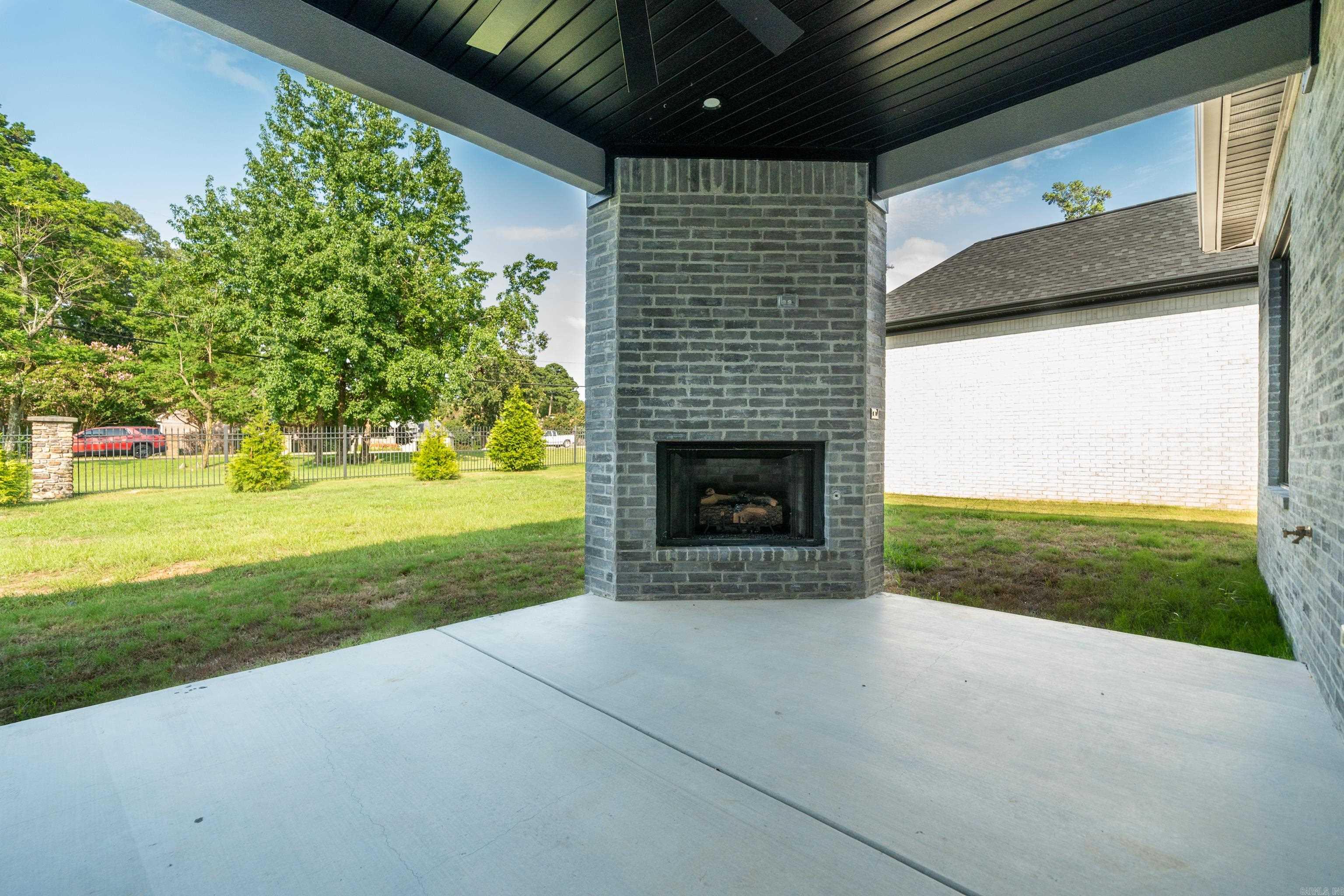 ARLINGTON PARK - Residential