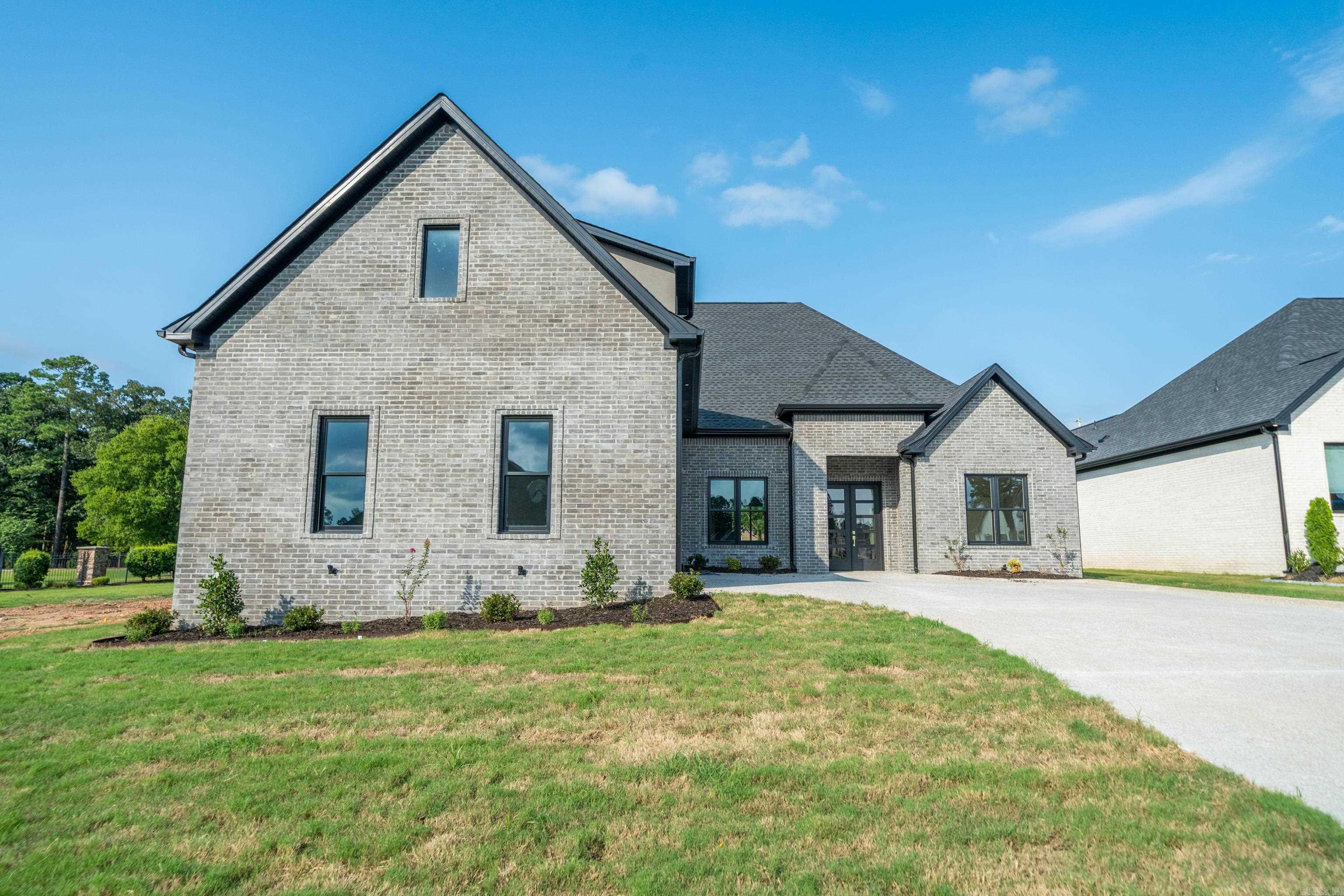 ARLINGTON PARK - Residential