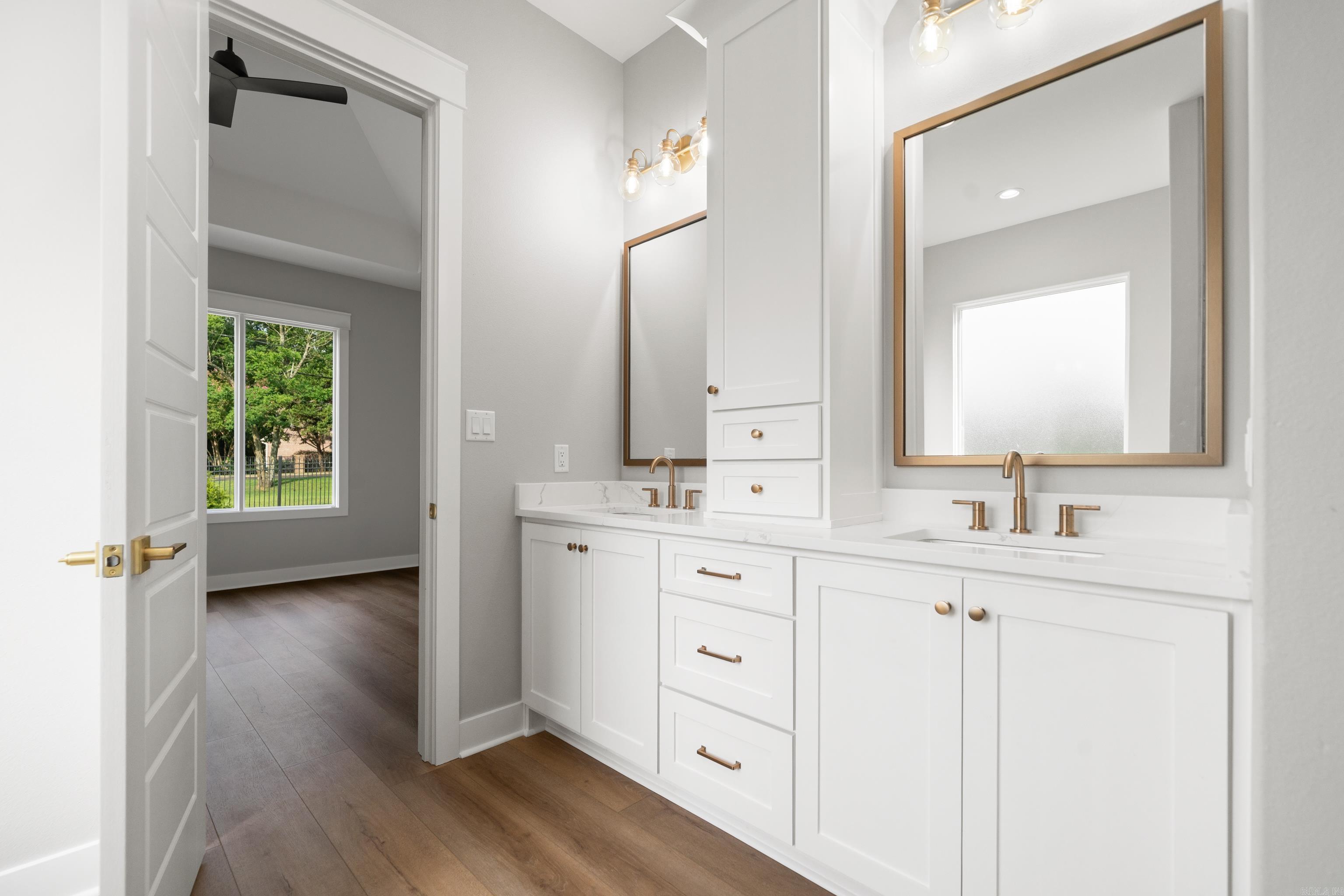 ARLINGTON PARK - Residential