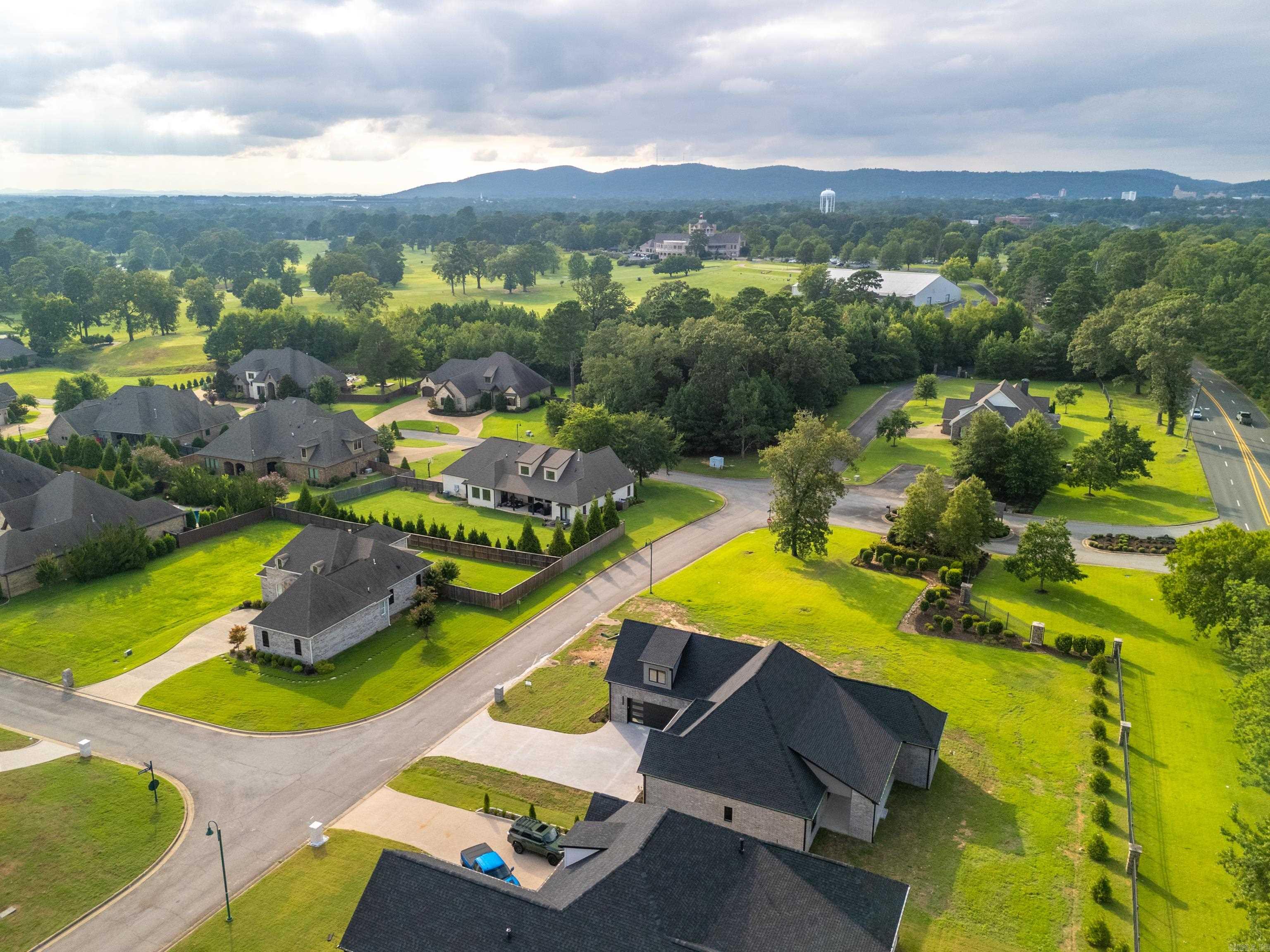 ARLINGTON PARK - Residential