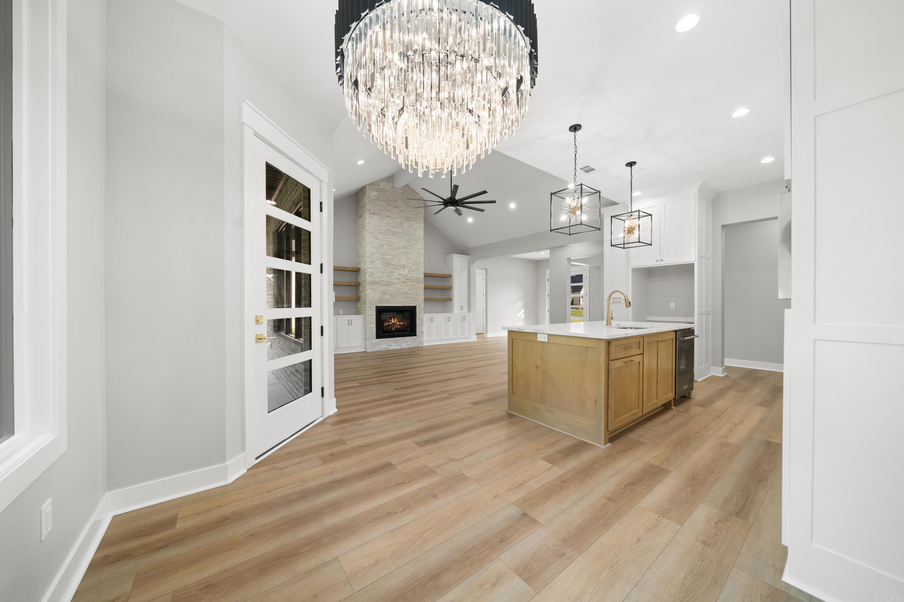 ARLINGTON PARK - Residential