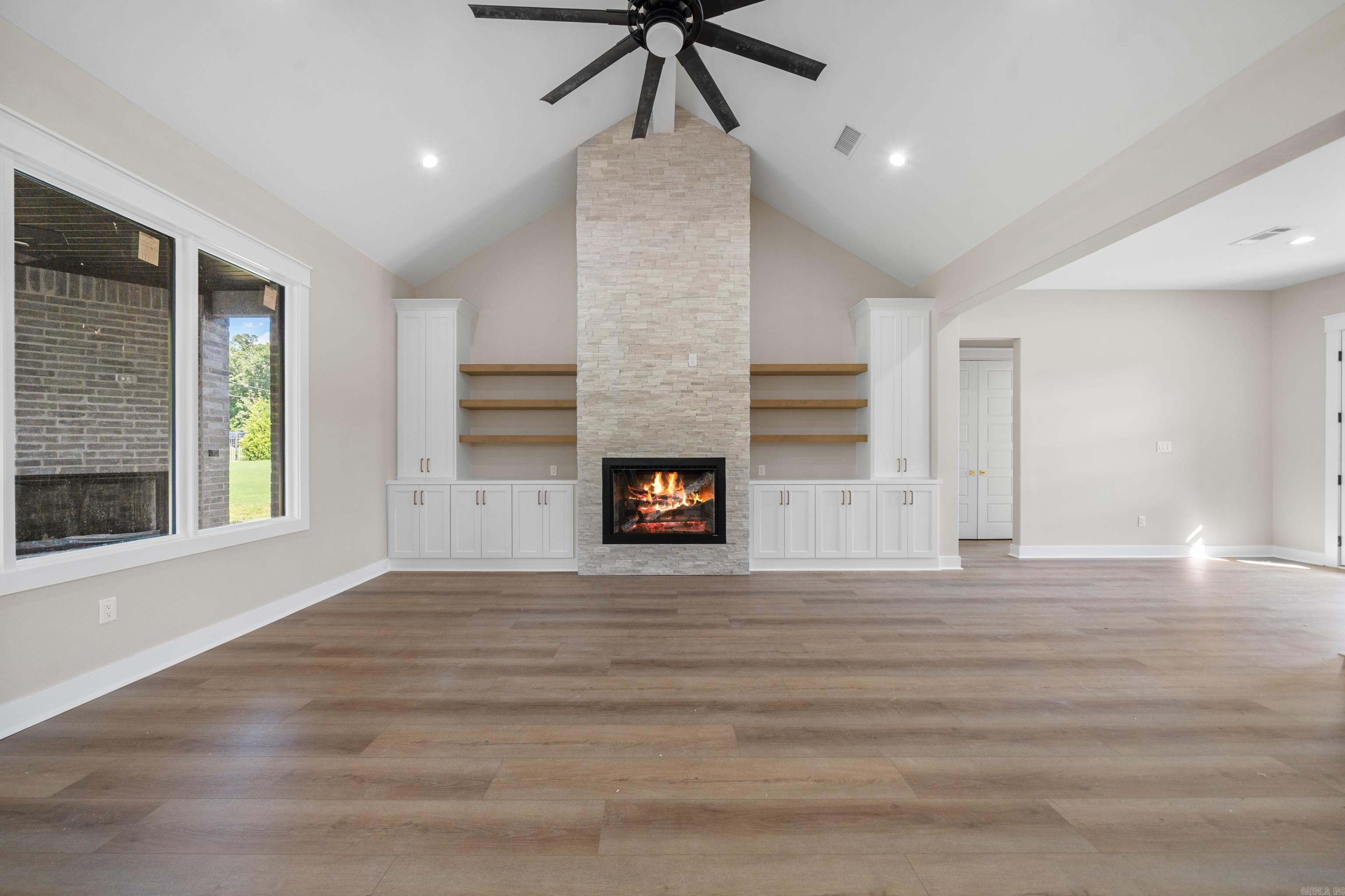 ARLINGTON PARK - Residential