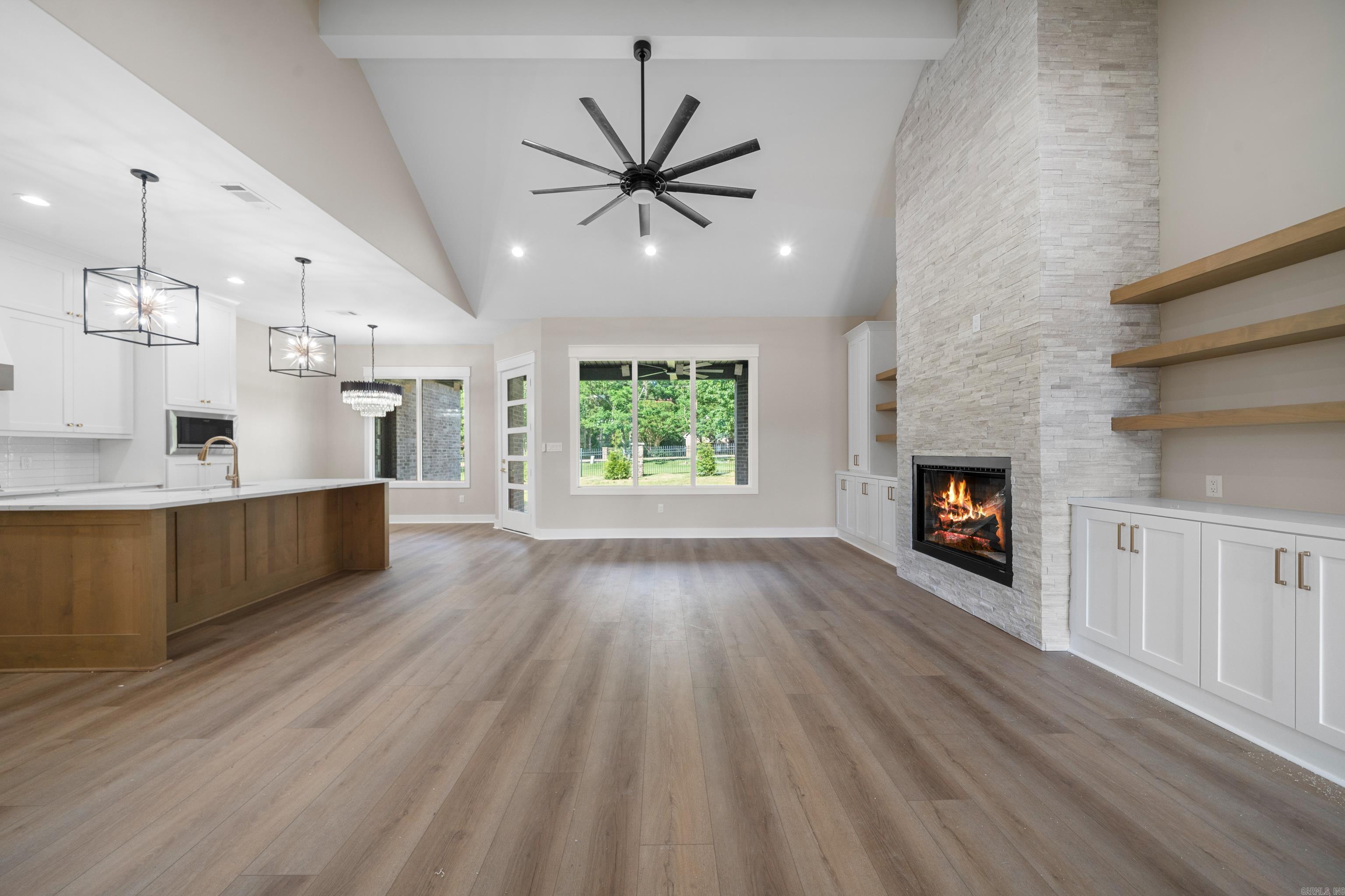 ARLINGTON PARK - Residential