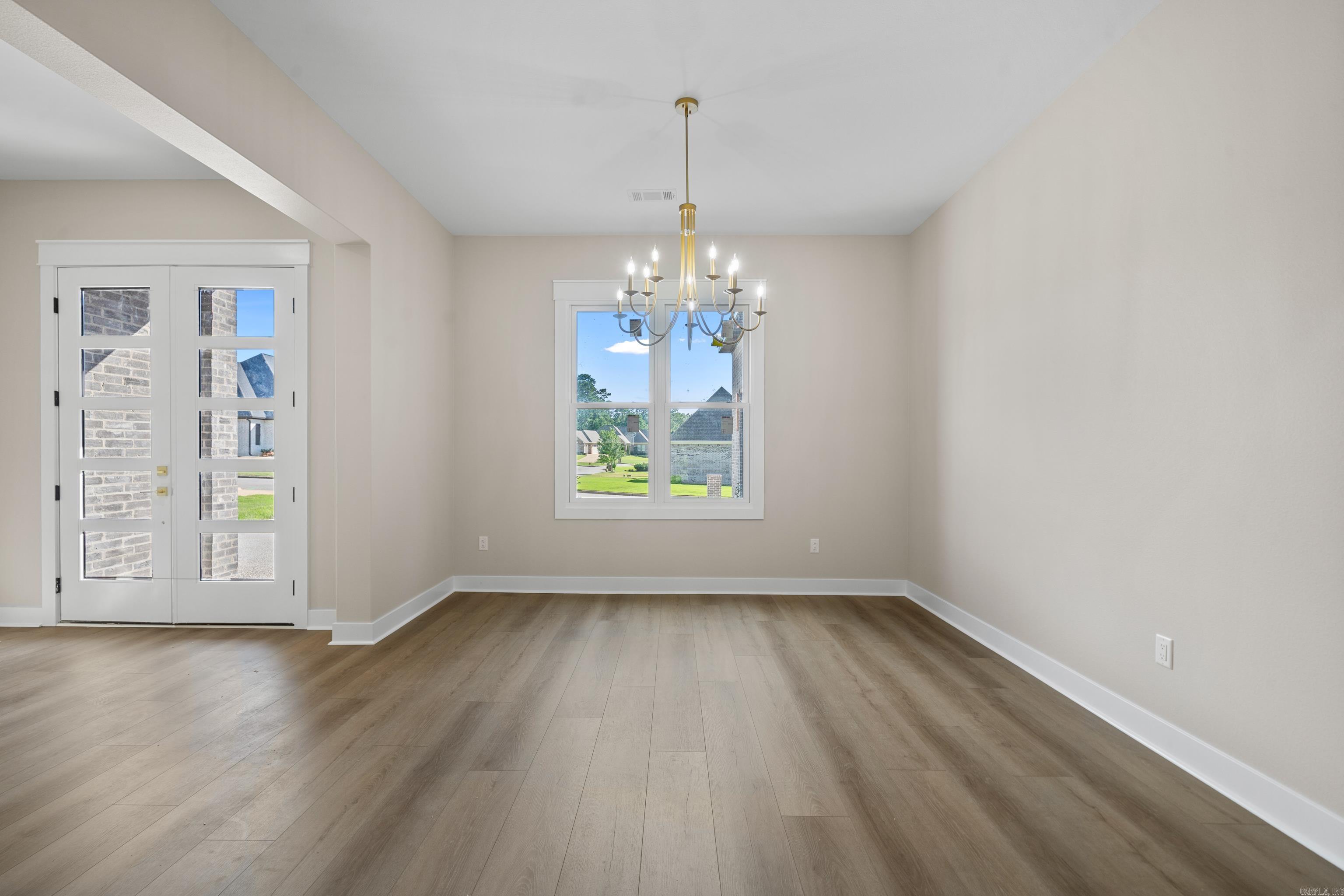 ARLINGTON PARK - Residential