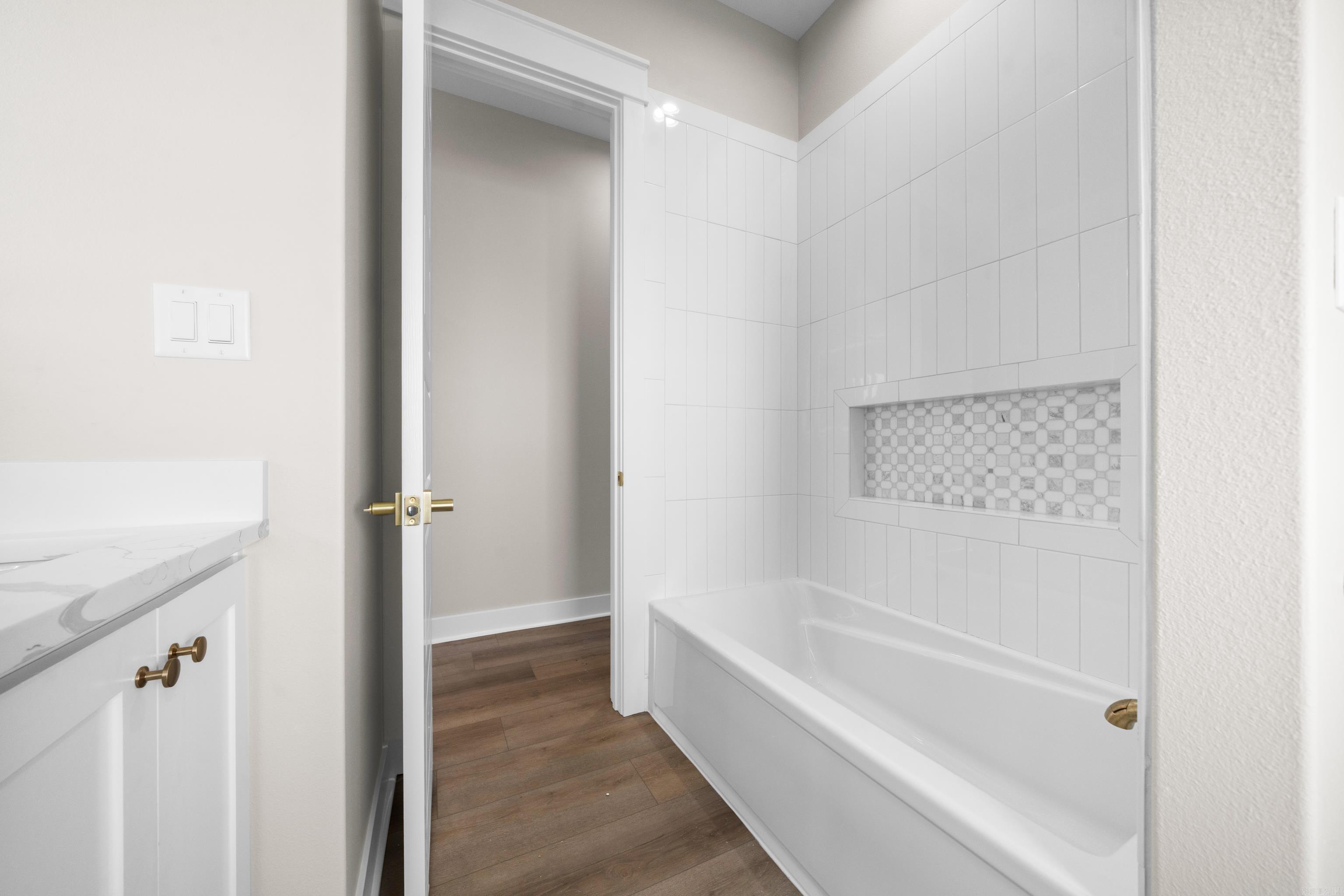 ARLINGTON PARK - Residential