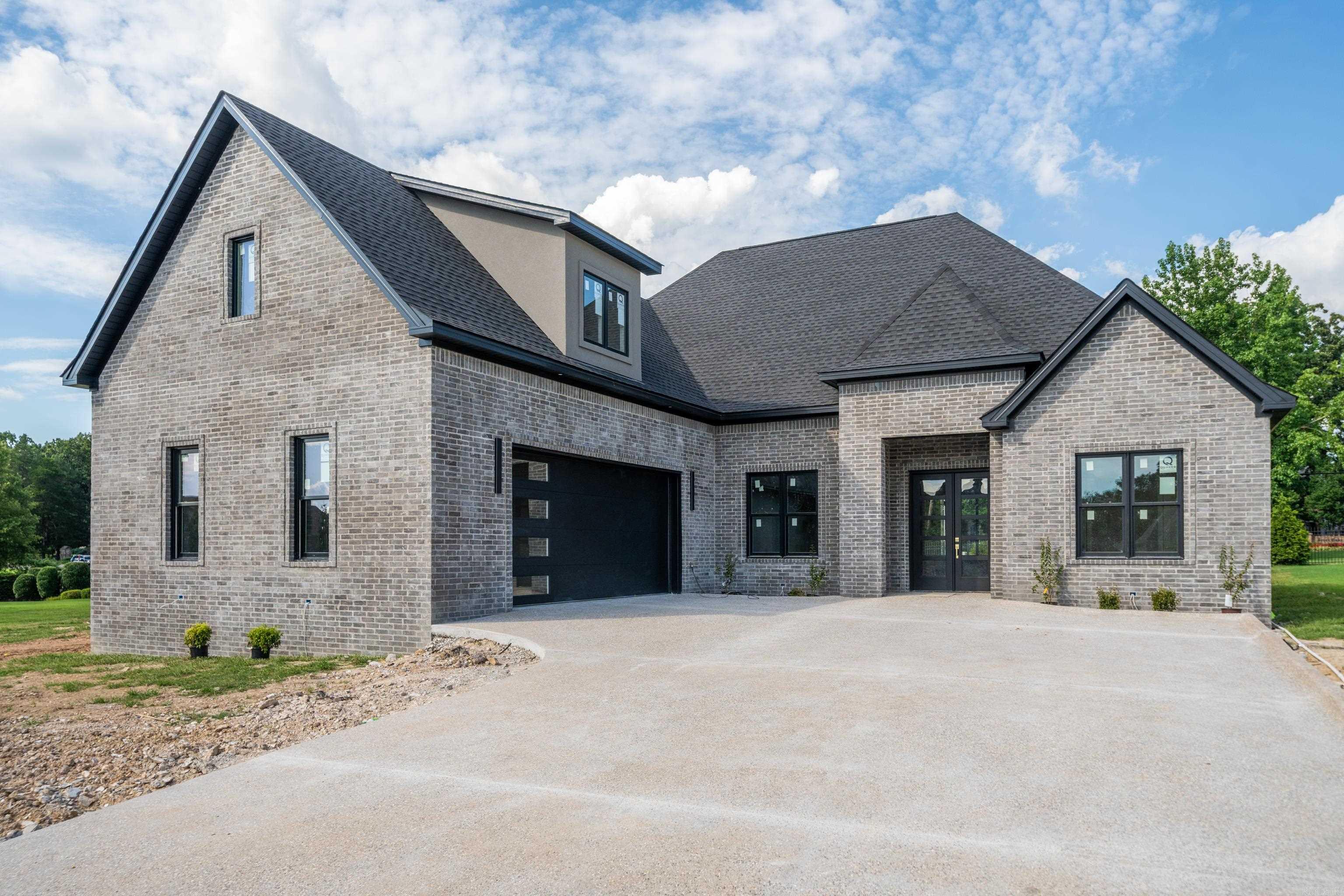 ARLINGTON PARK - Residential