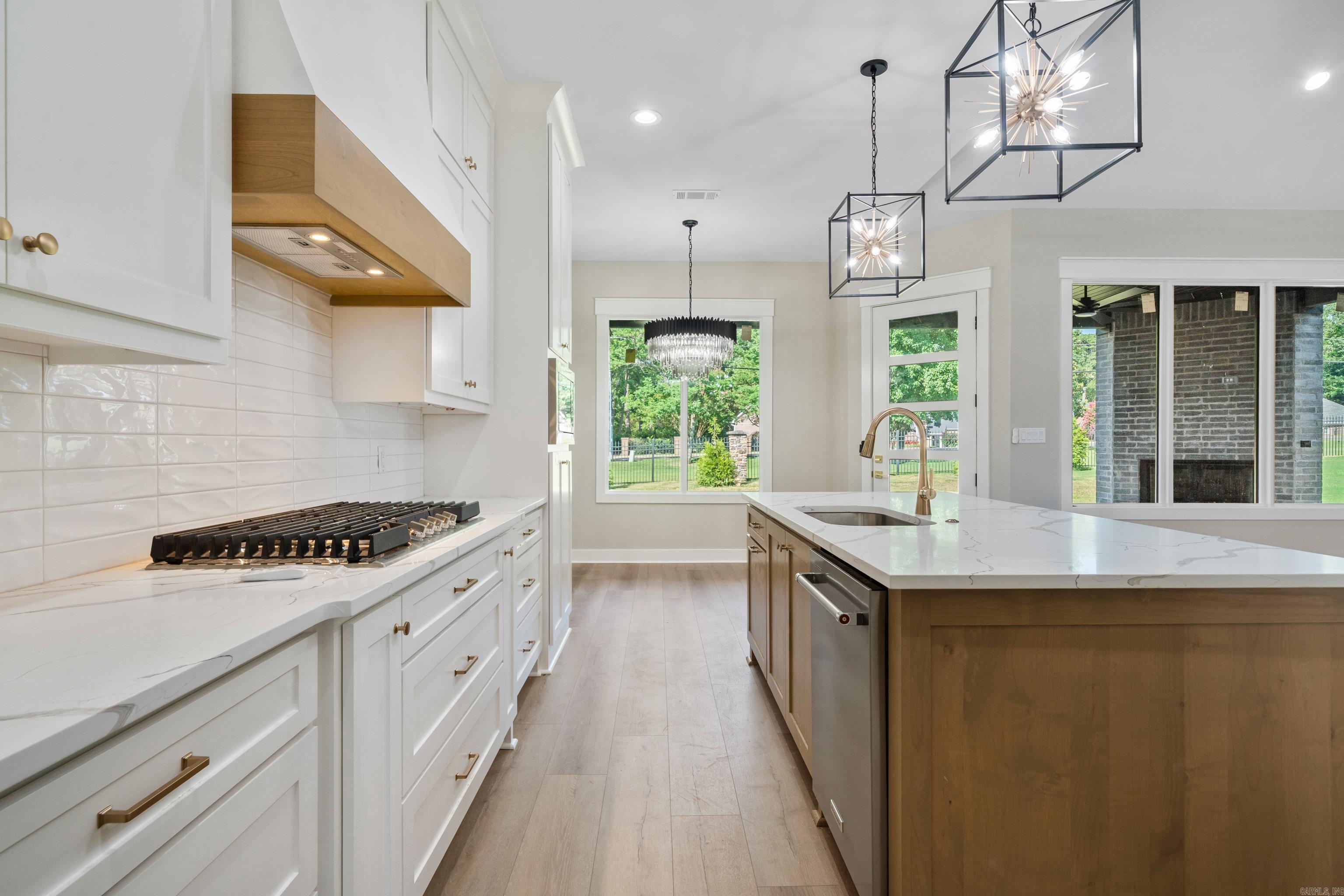 ARLINGTON PARK - Residential