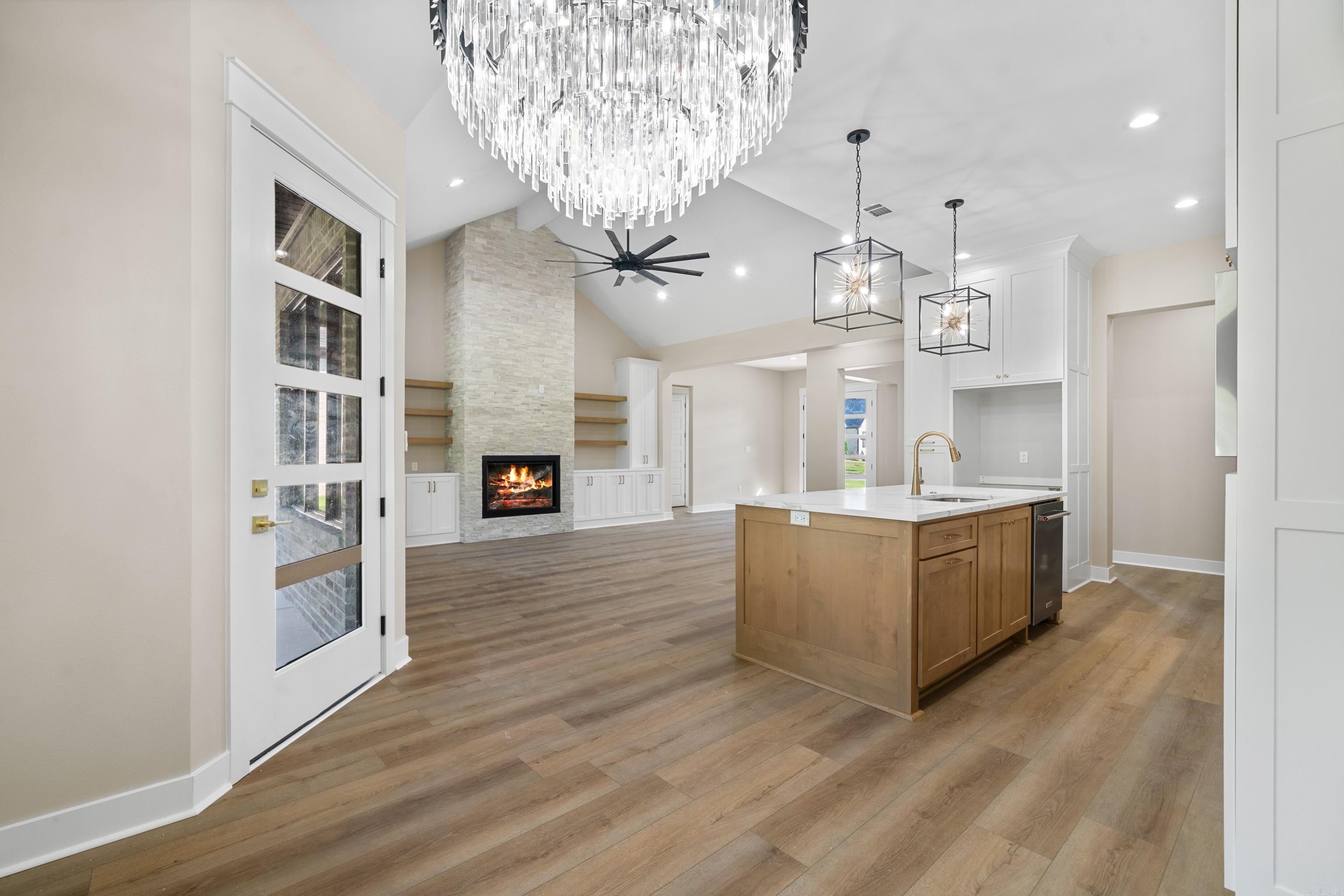 ARLINGTON PARK - Residential