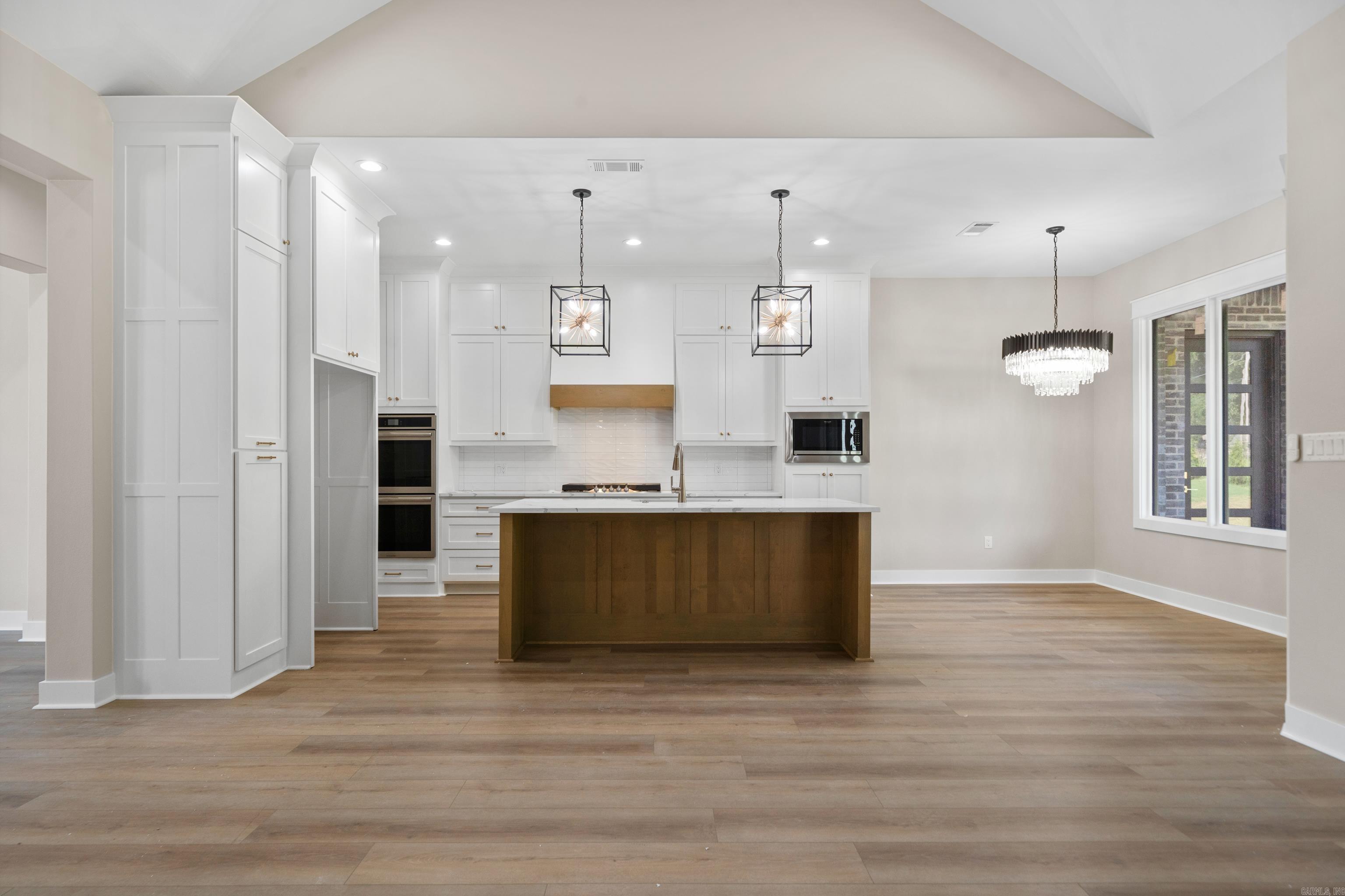 ARLINGTON PARK - Residential