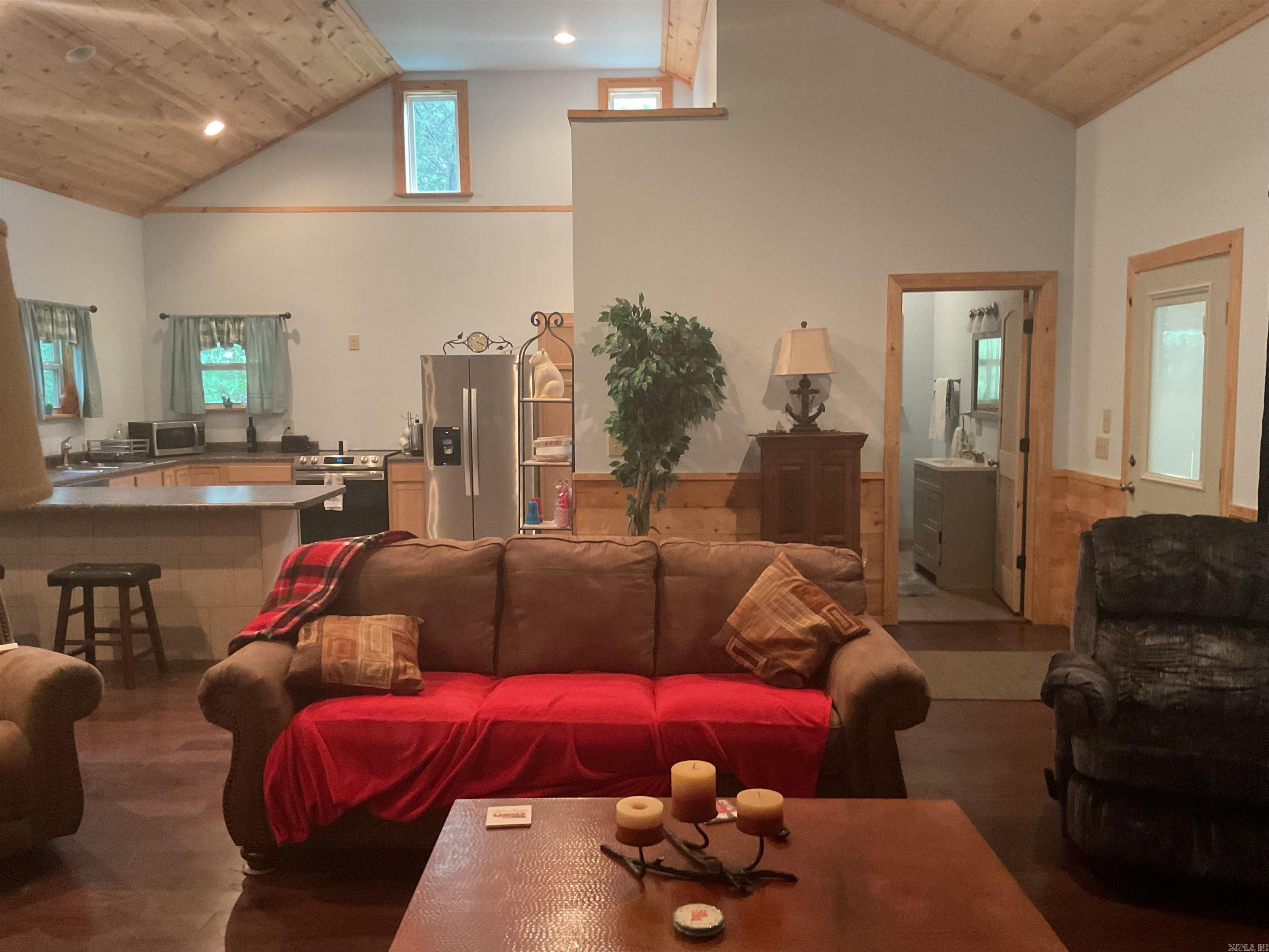 CIRCLE ACRES - Residential