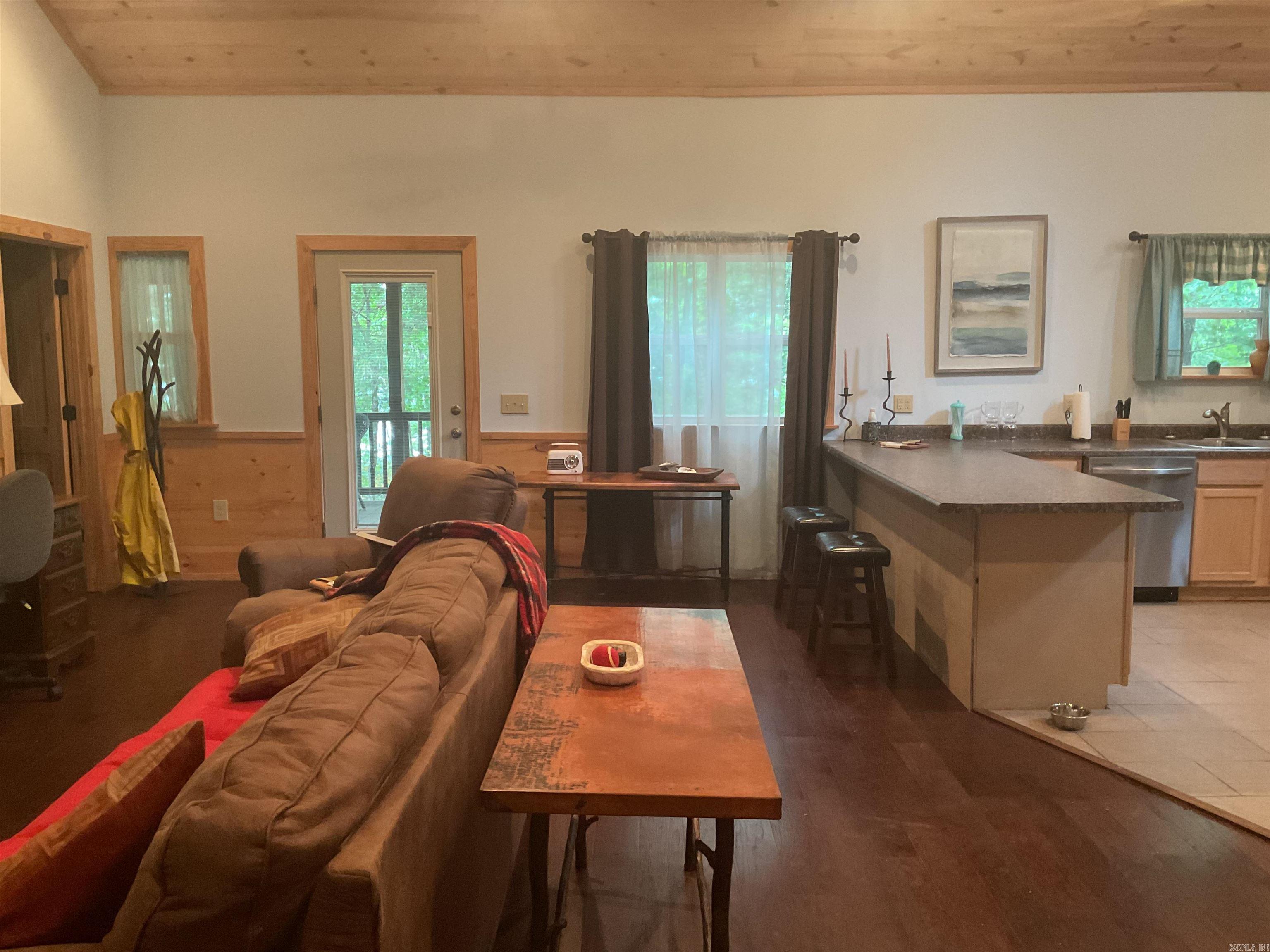 CIRCLE ACRES - Residential