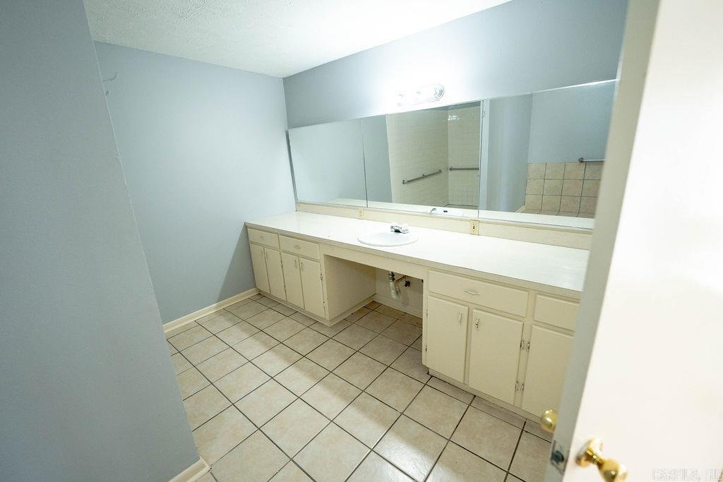 BARROW JOHN - Residential