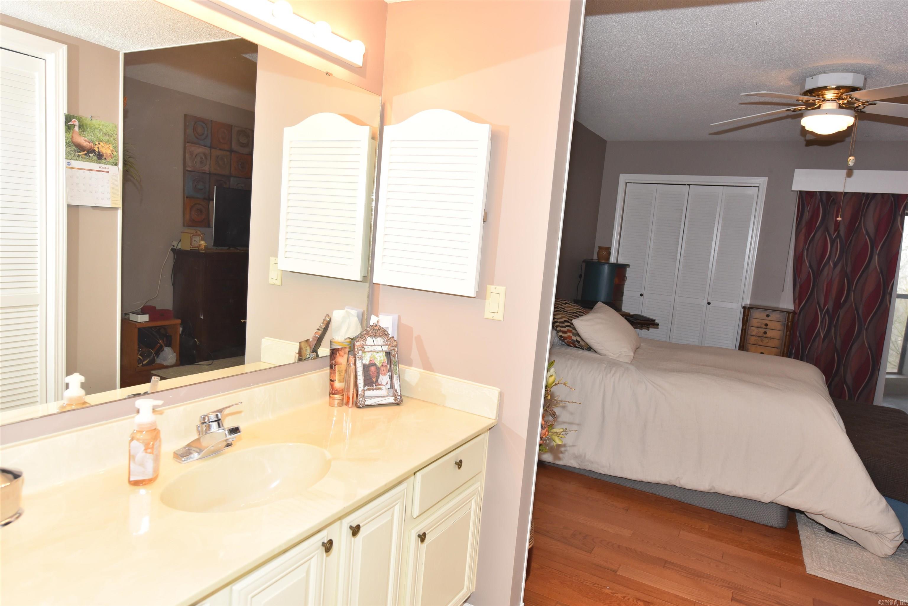 COUNTRY CLUB RIDGE TOWN - Residential