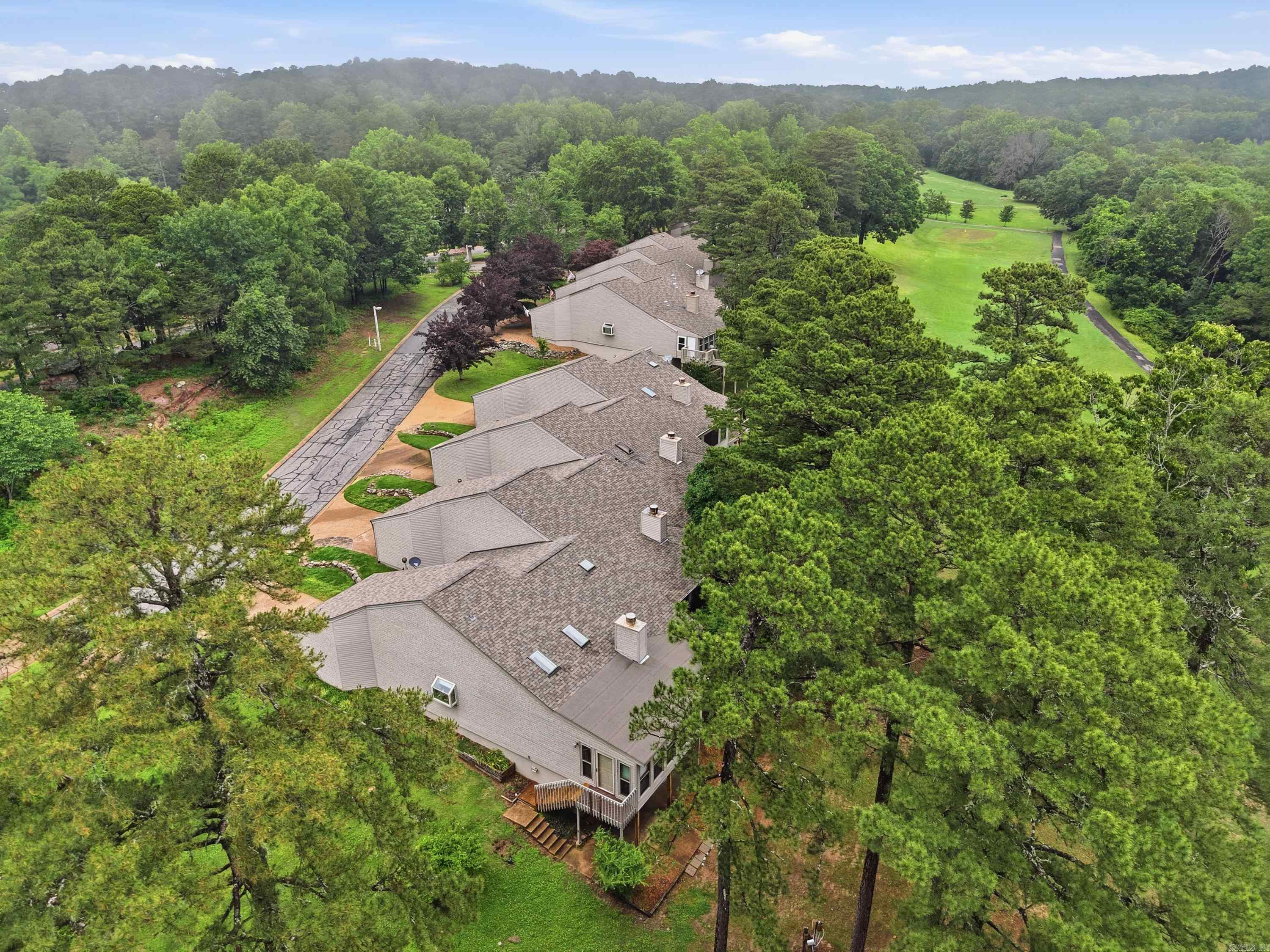 COUNTRY CLUB RIDGE TOWN - Residential