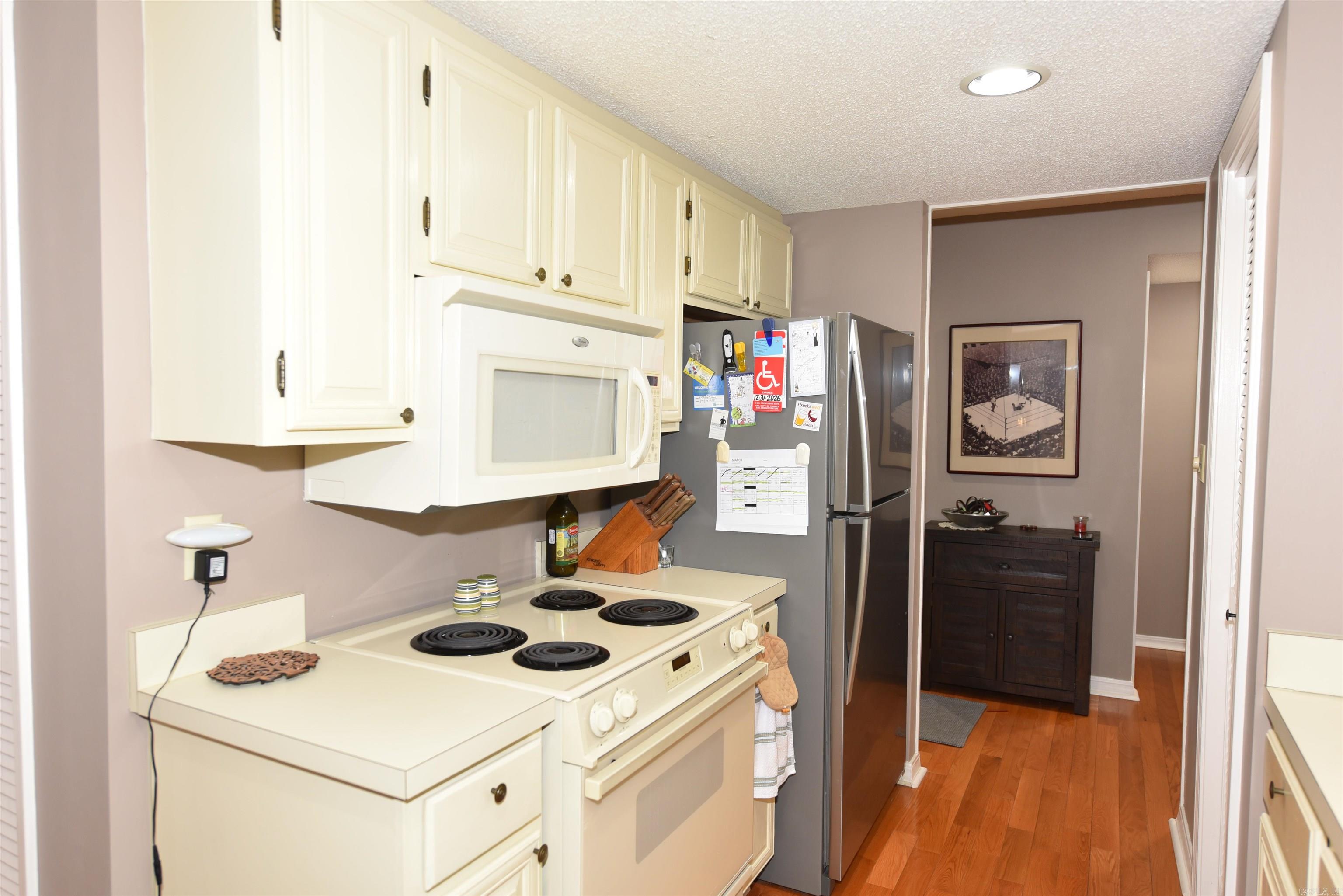 COUNTRY CLUB RIDGE TOWN - Residential