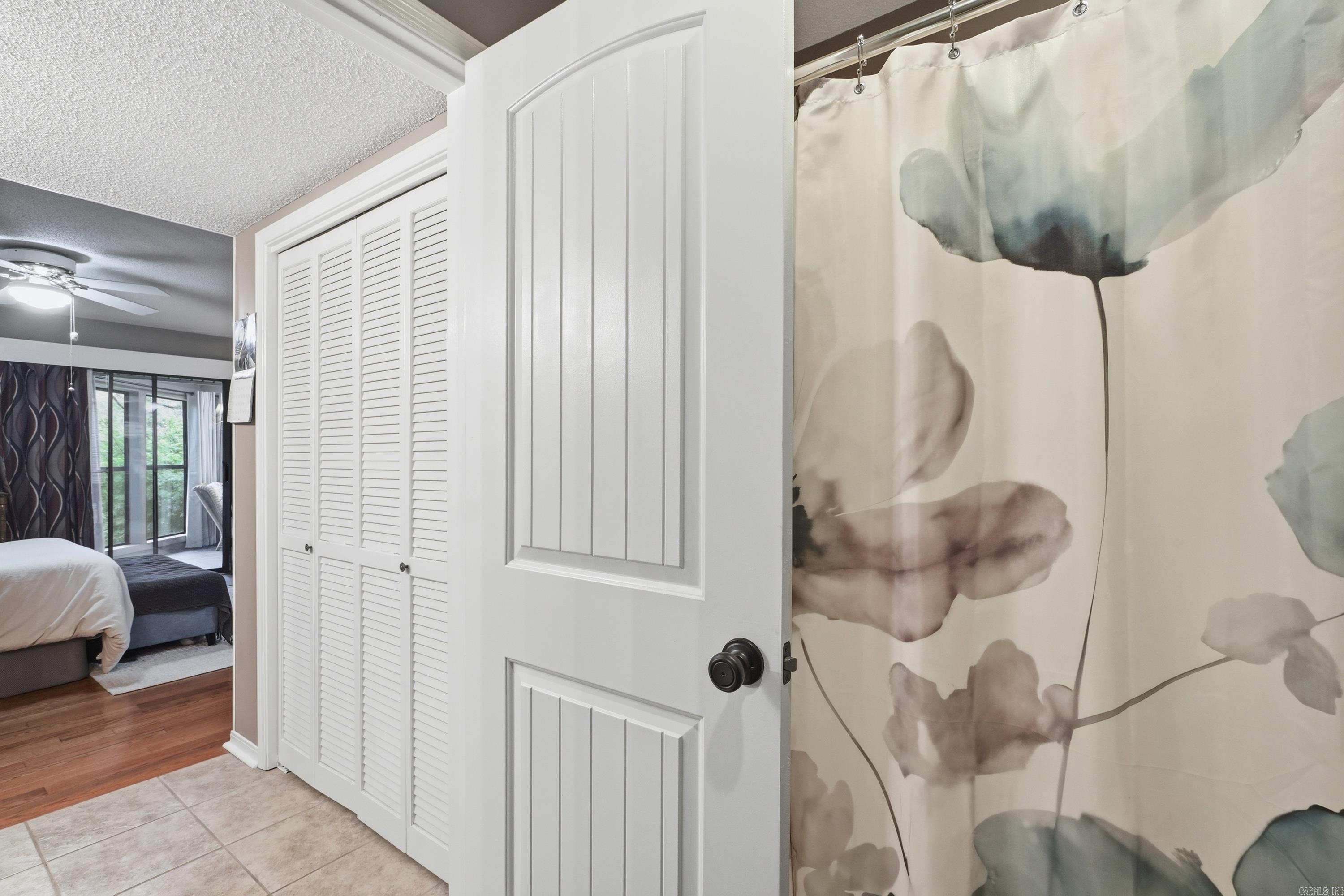 COUNTRY CLUB RIDGE TOWN - Residential