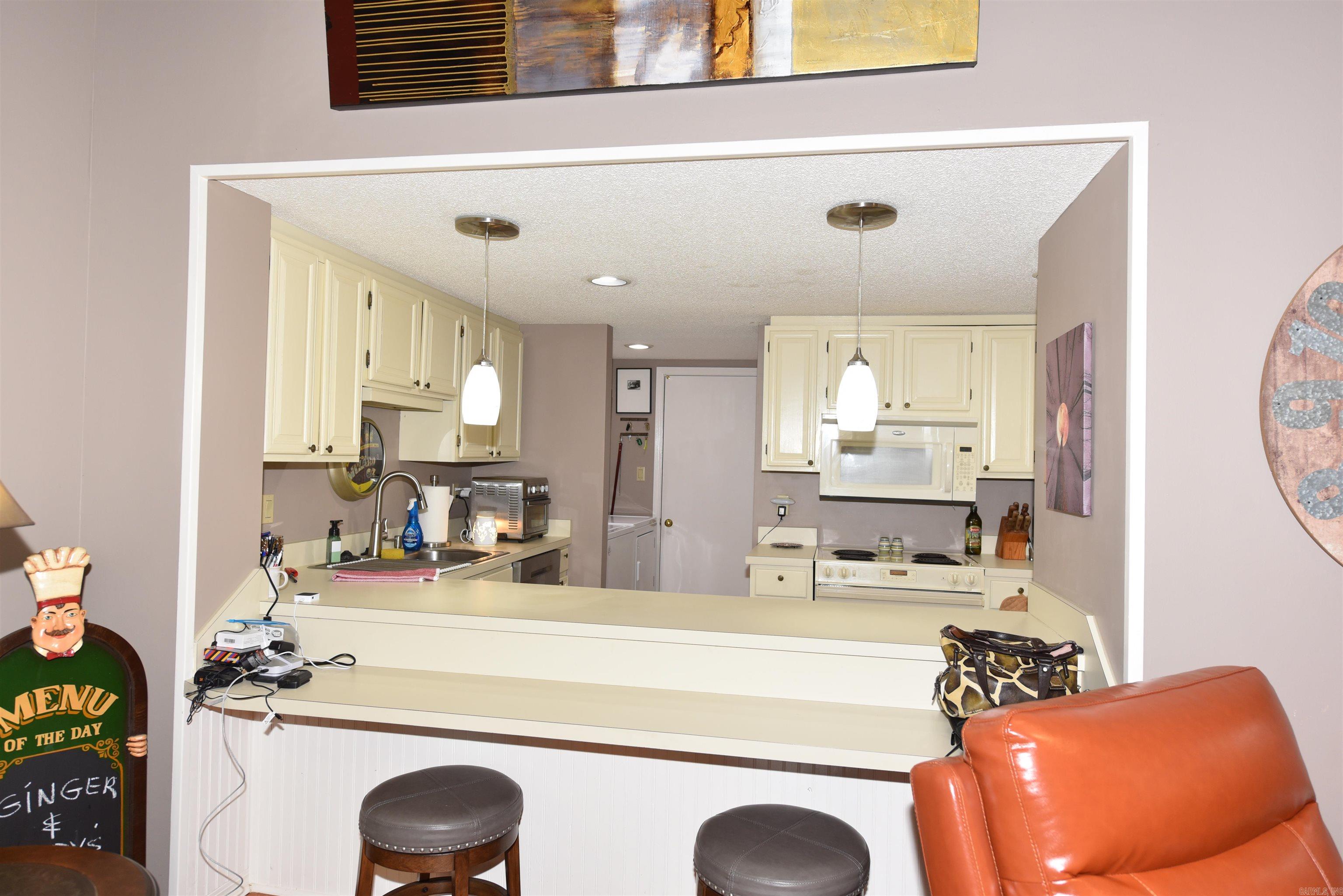 COUNTRY CLUB RIDGE TOWN - Residential