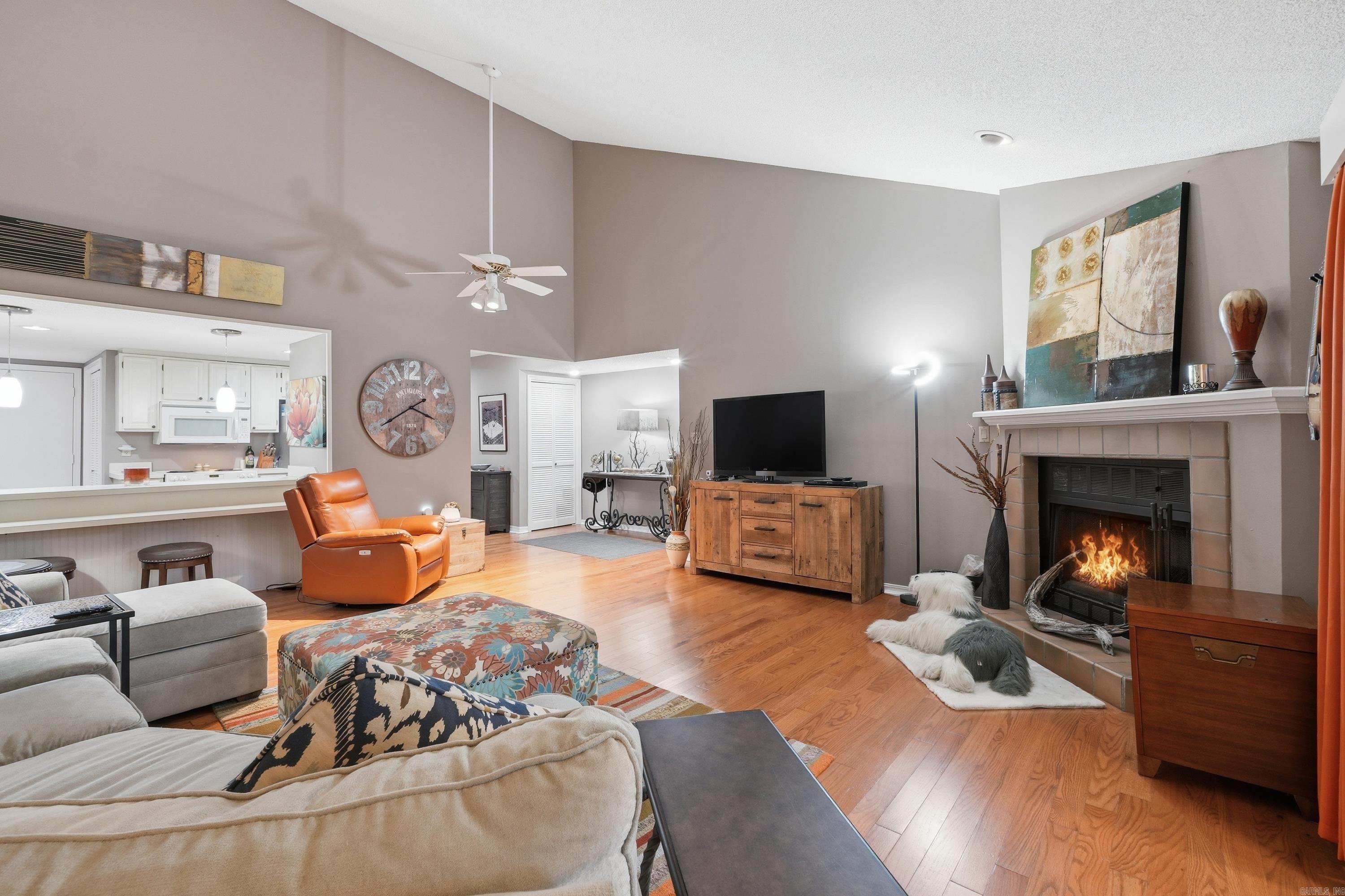 COUNTRY CLUB RIDGE TOWN - Residential