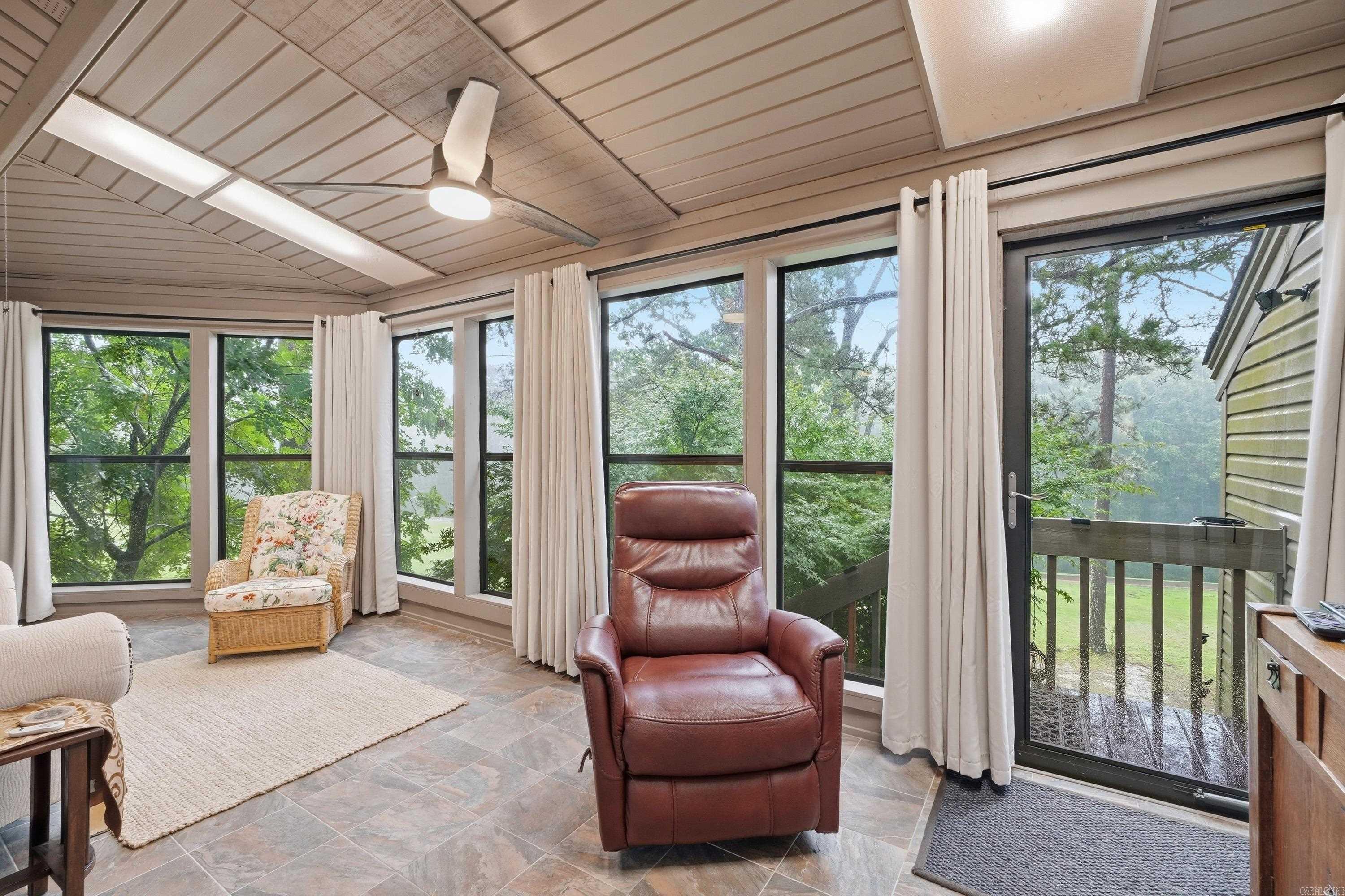 COUNTRY CLUB RIDGE TOWN - Residential