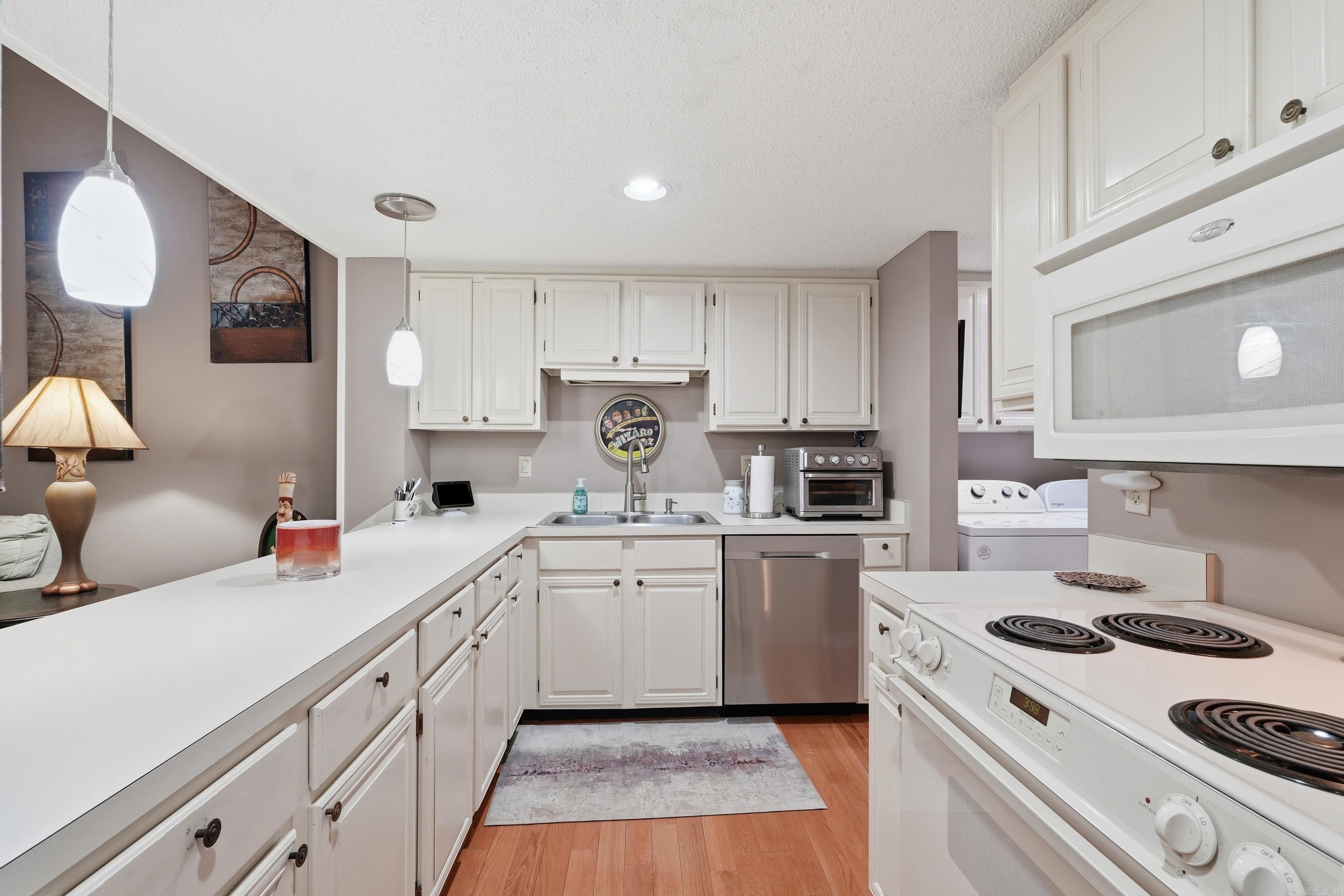 COUNTRY CLUB RIDGE TOWN - Residential