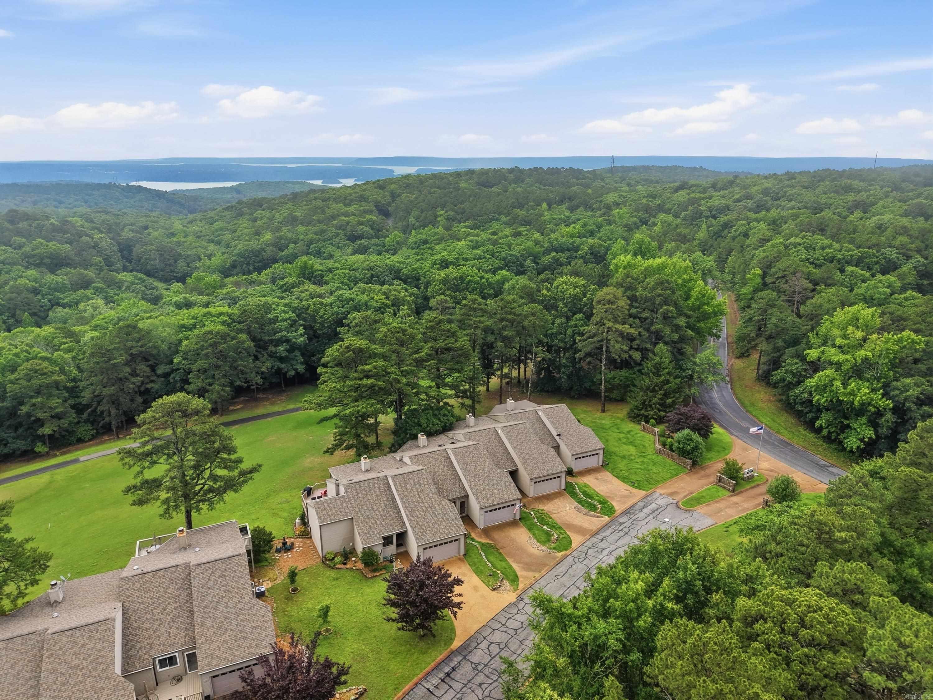 COUNTRY CLUB RIDGE TOWN - Residential