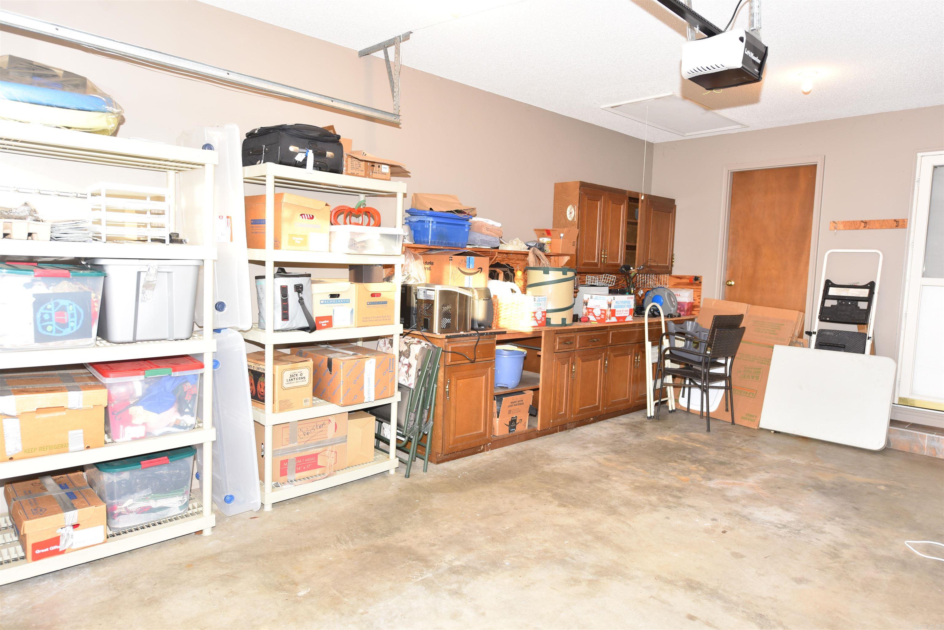 COUNTRY CLUB RIDGE TOWN - Residential