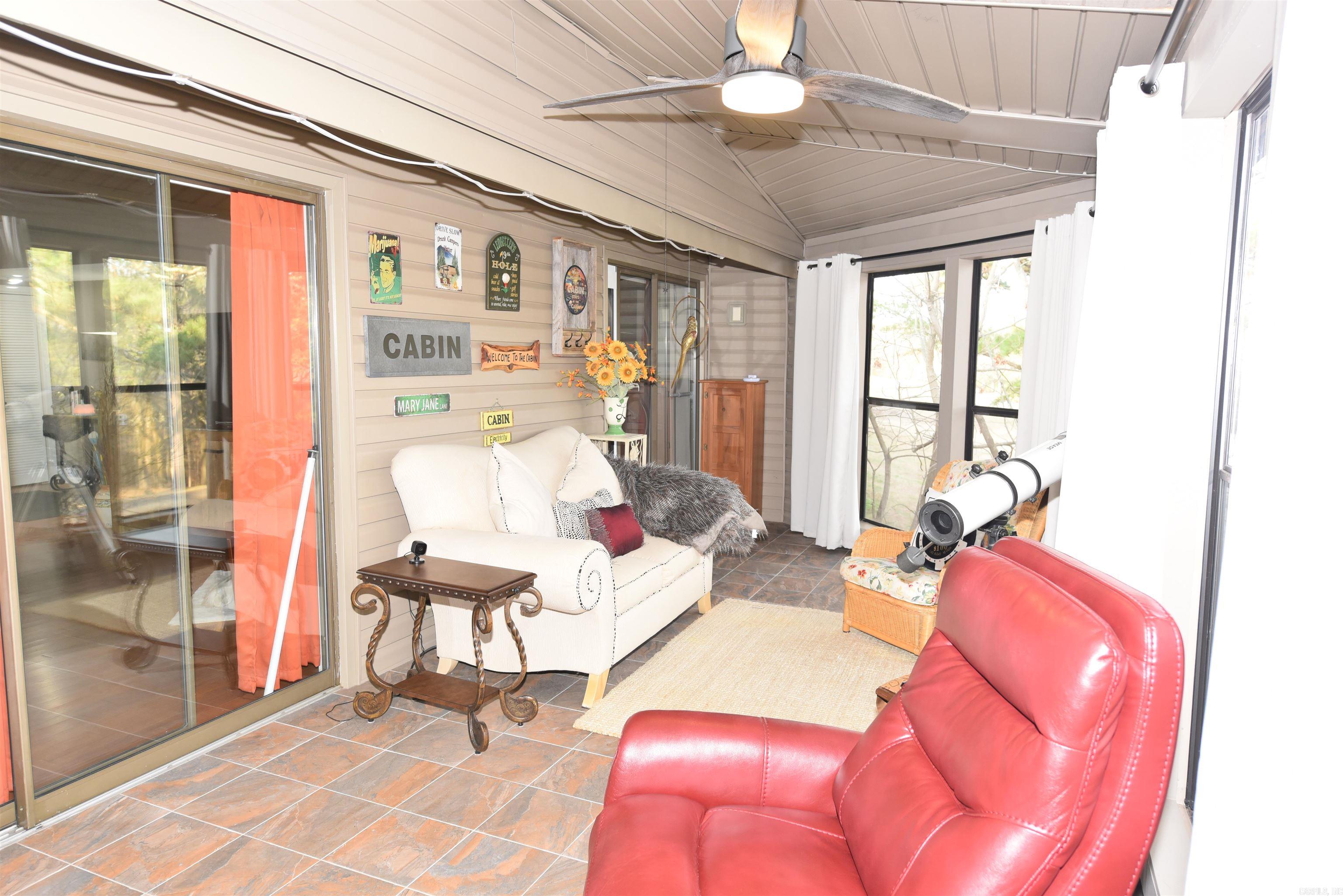 COUNTRY CLUB RIDGE TOWN - Residential