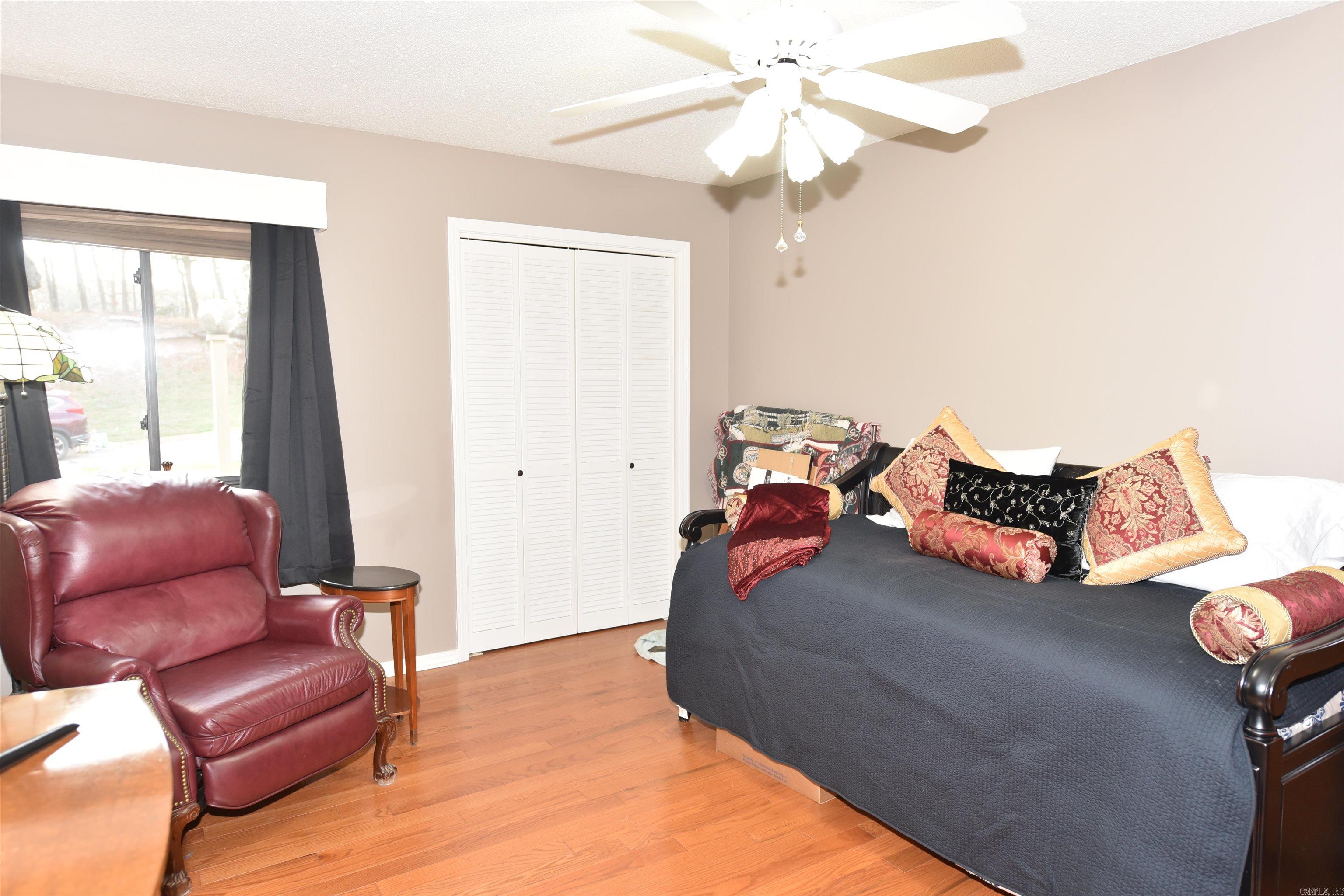 COUNTRY CLUB RIDGE TOWN - Residential