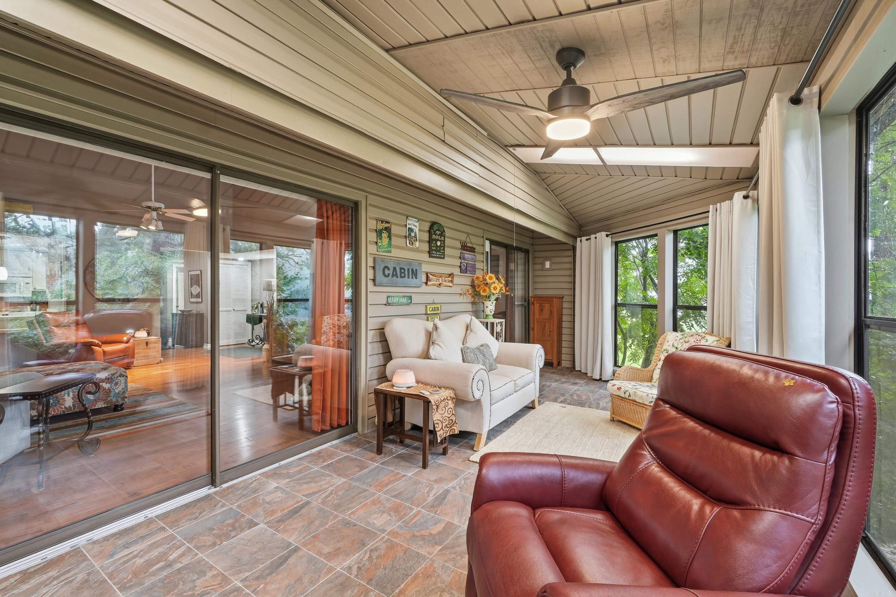 COUNTRY CLUB RIDGE TOWN - Residential