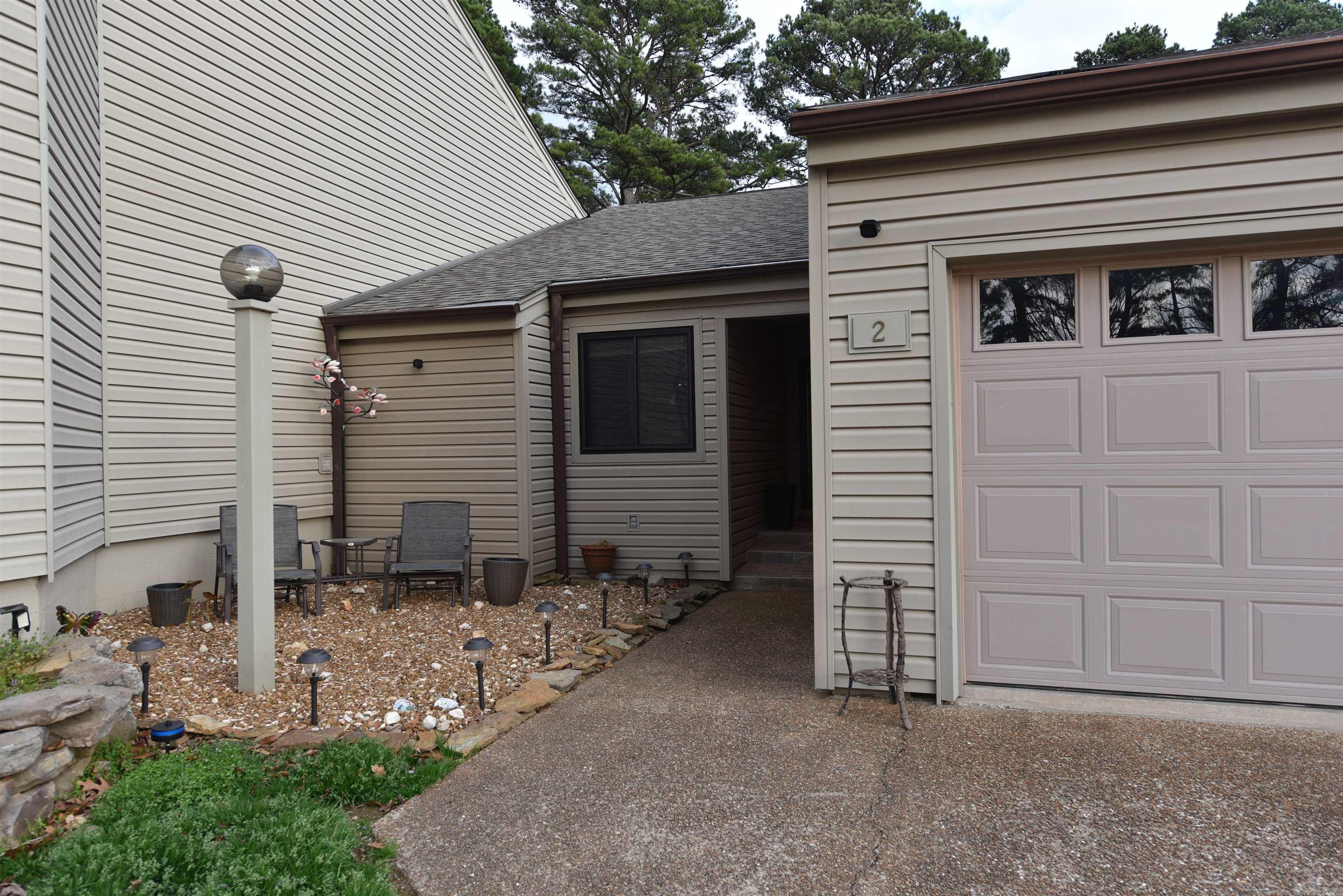 COUNTRY CLUB RIDGE TOWN - Residential