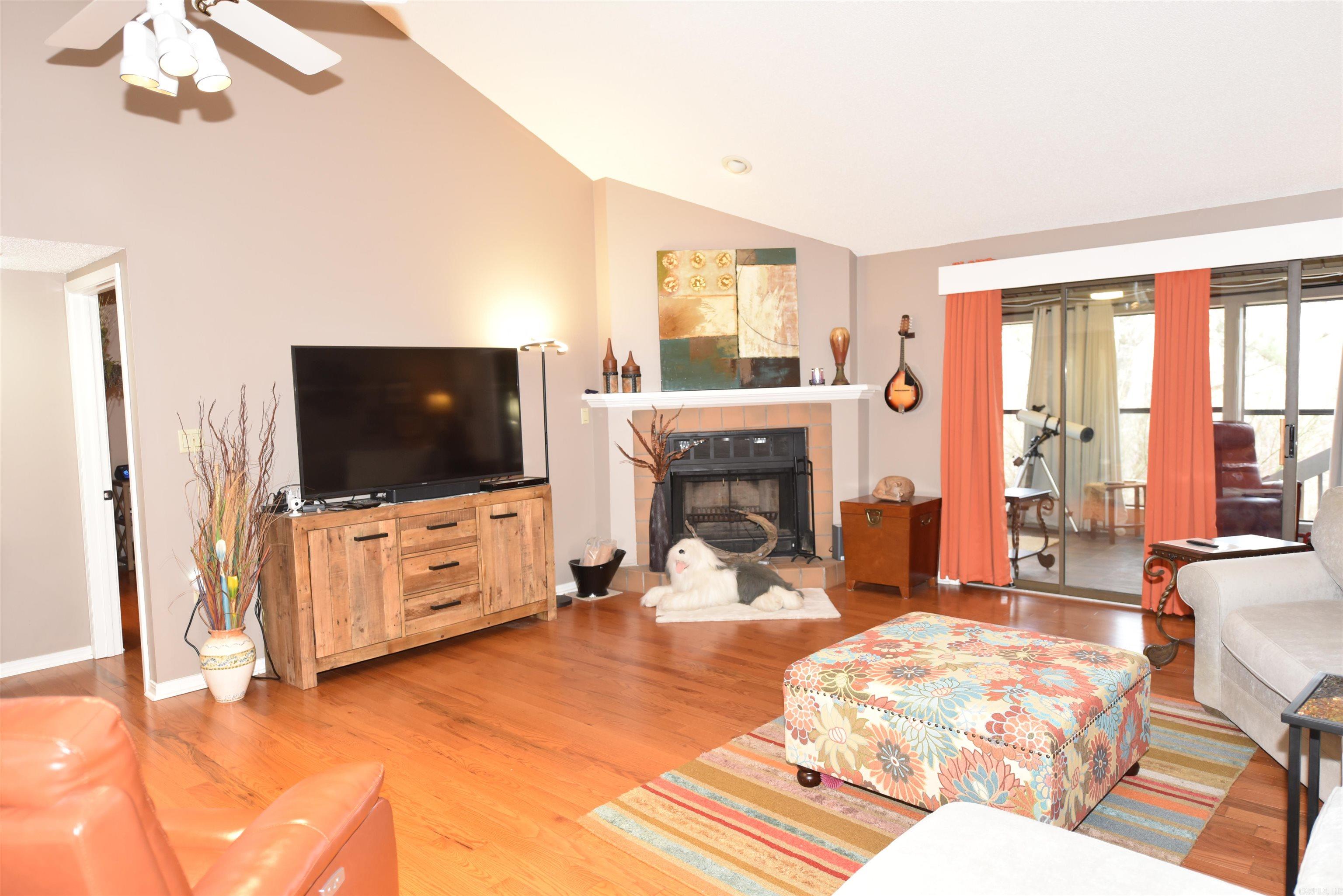 COUNTRY CLUB RIDGE TOWN - Residential