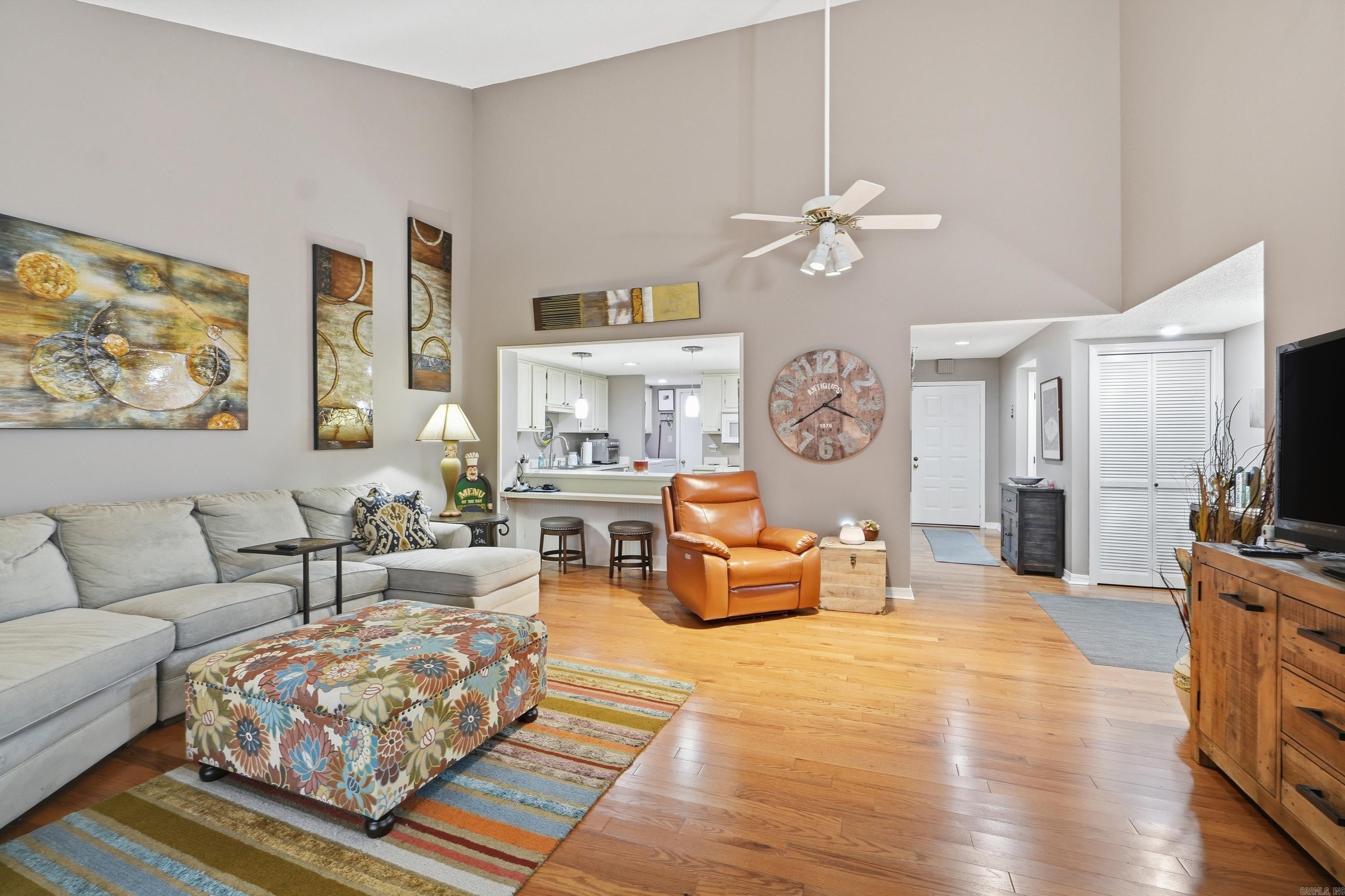COUNTRY CLUB RIDGE TOWN - Residential