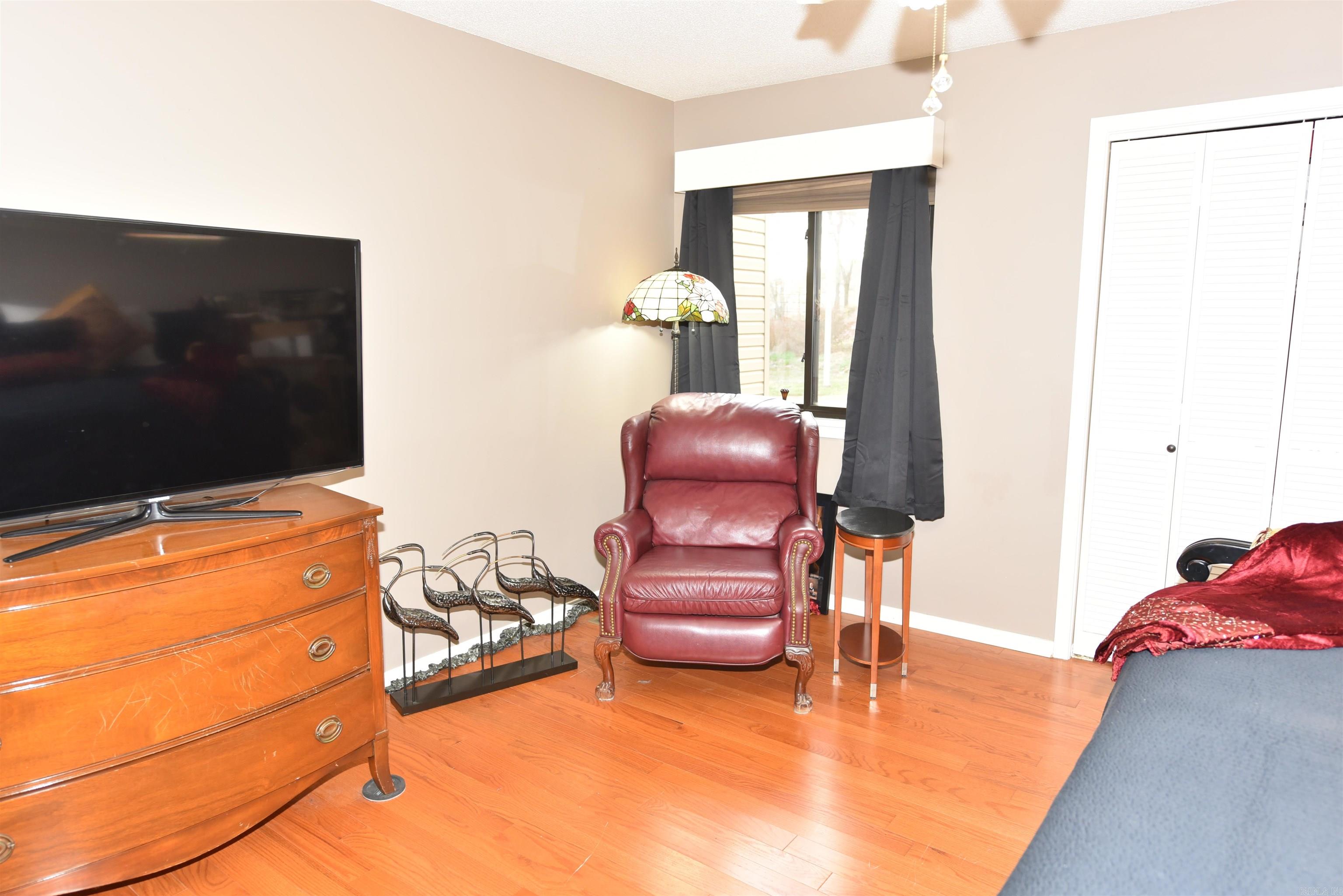 COUNTRY CLUB RIDGE TOWN - Residential