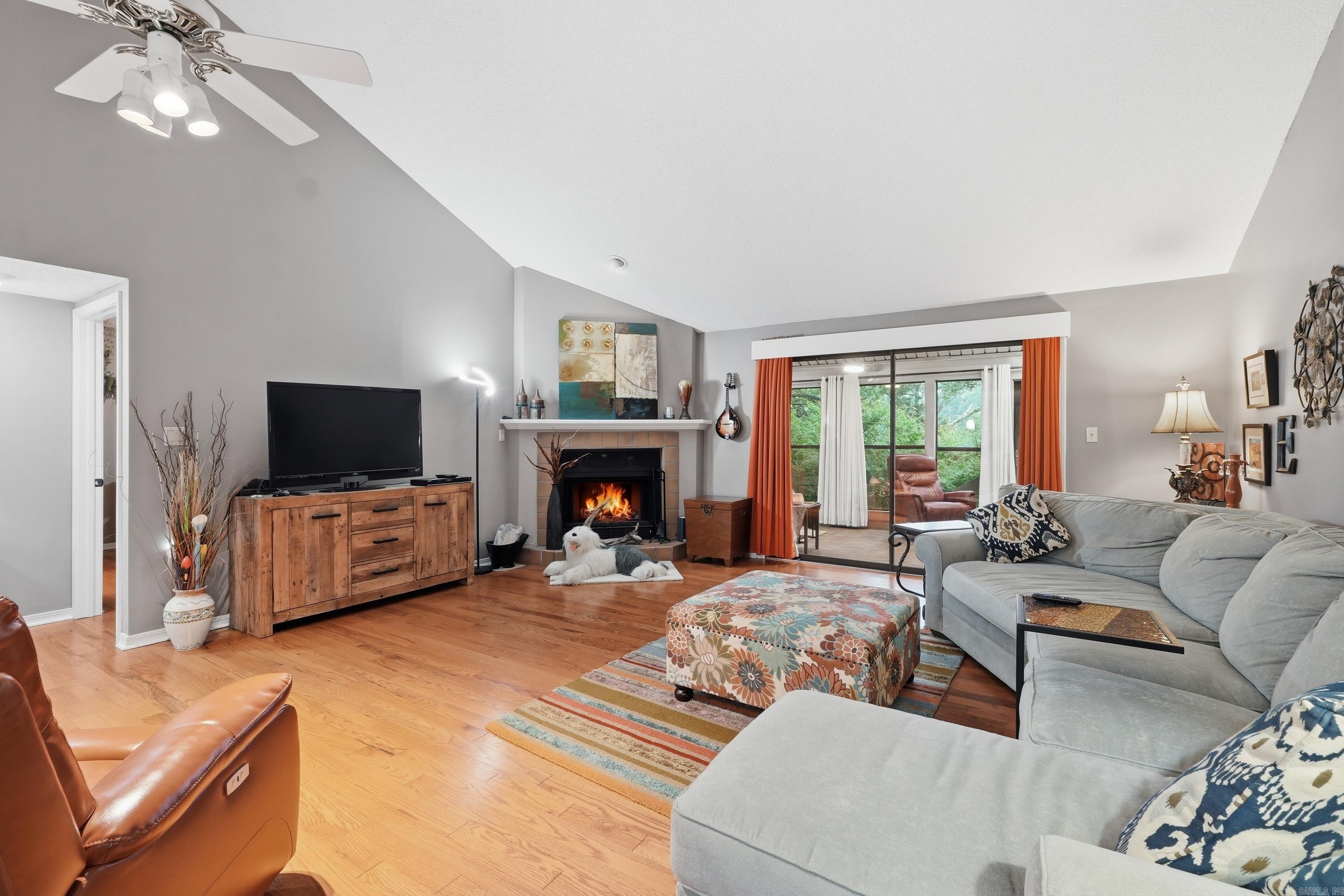 COUNTRY CLUB RIDGE TOWN - Residential
