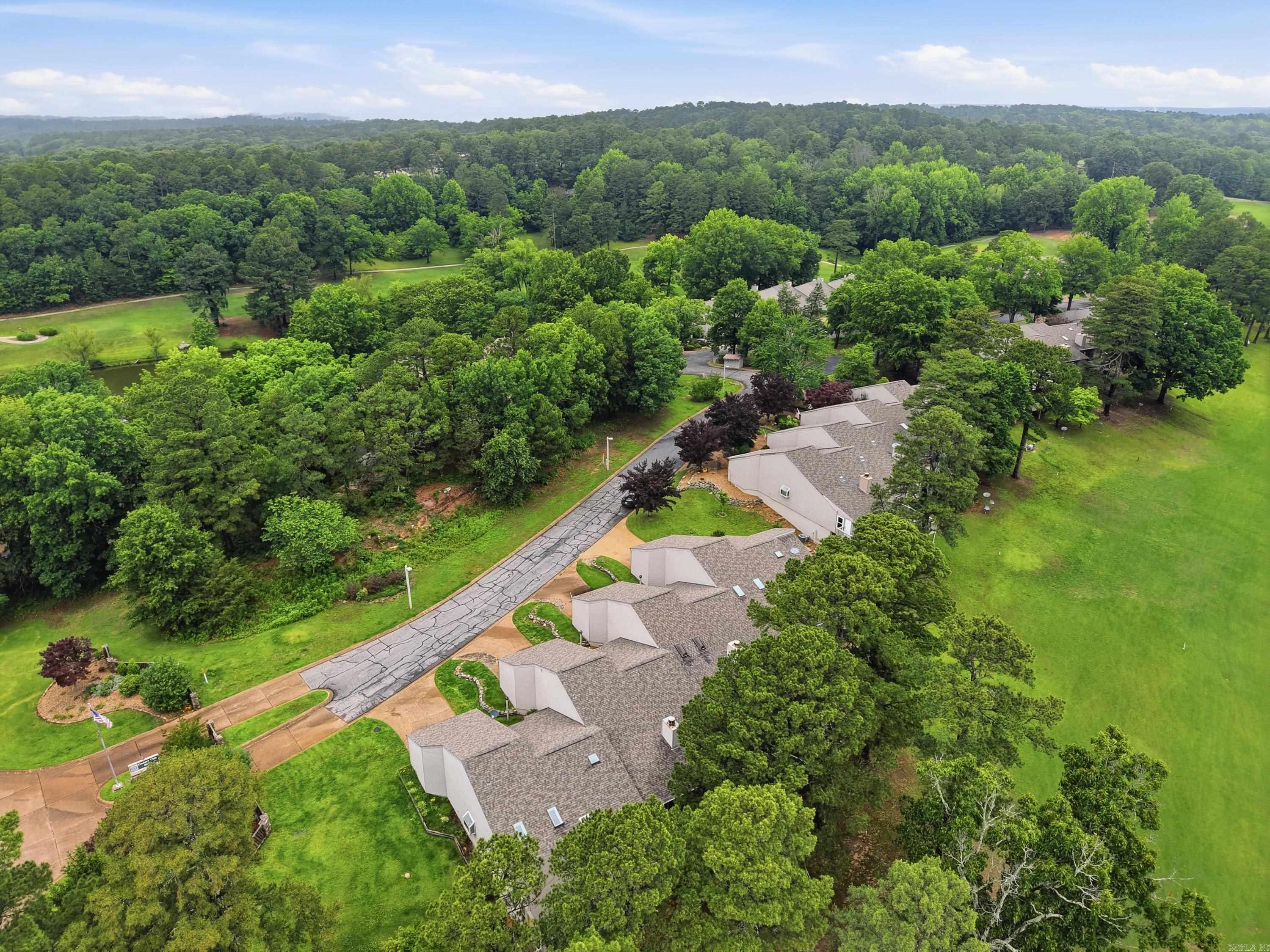 COUNTRY CLUB RIDGE TOWN - Residential