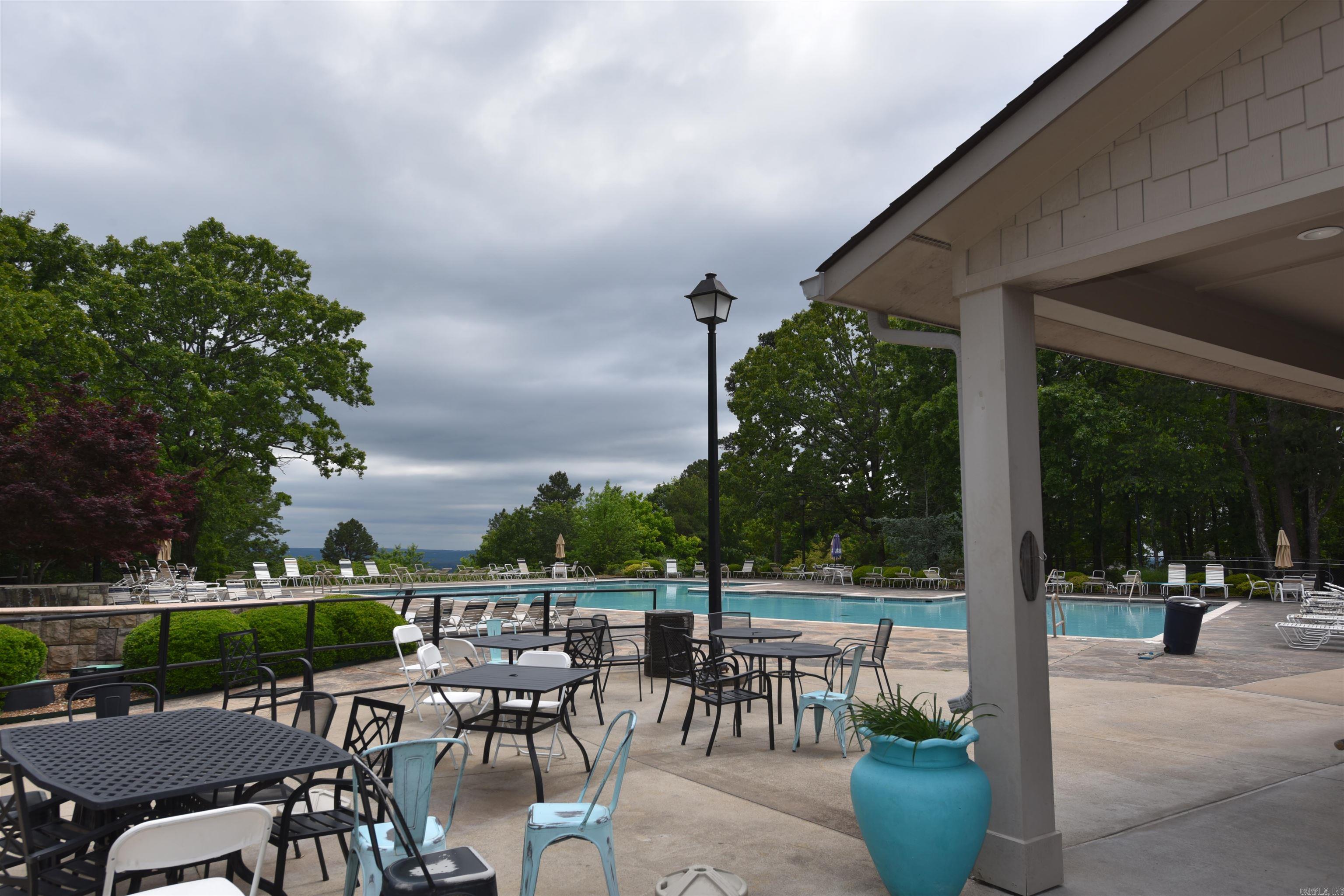 COUNTRY CLUB RIDGE TOWN - Residential