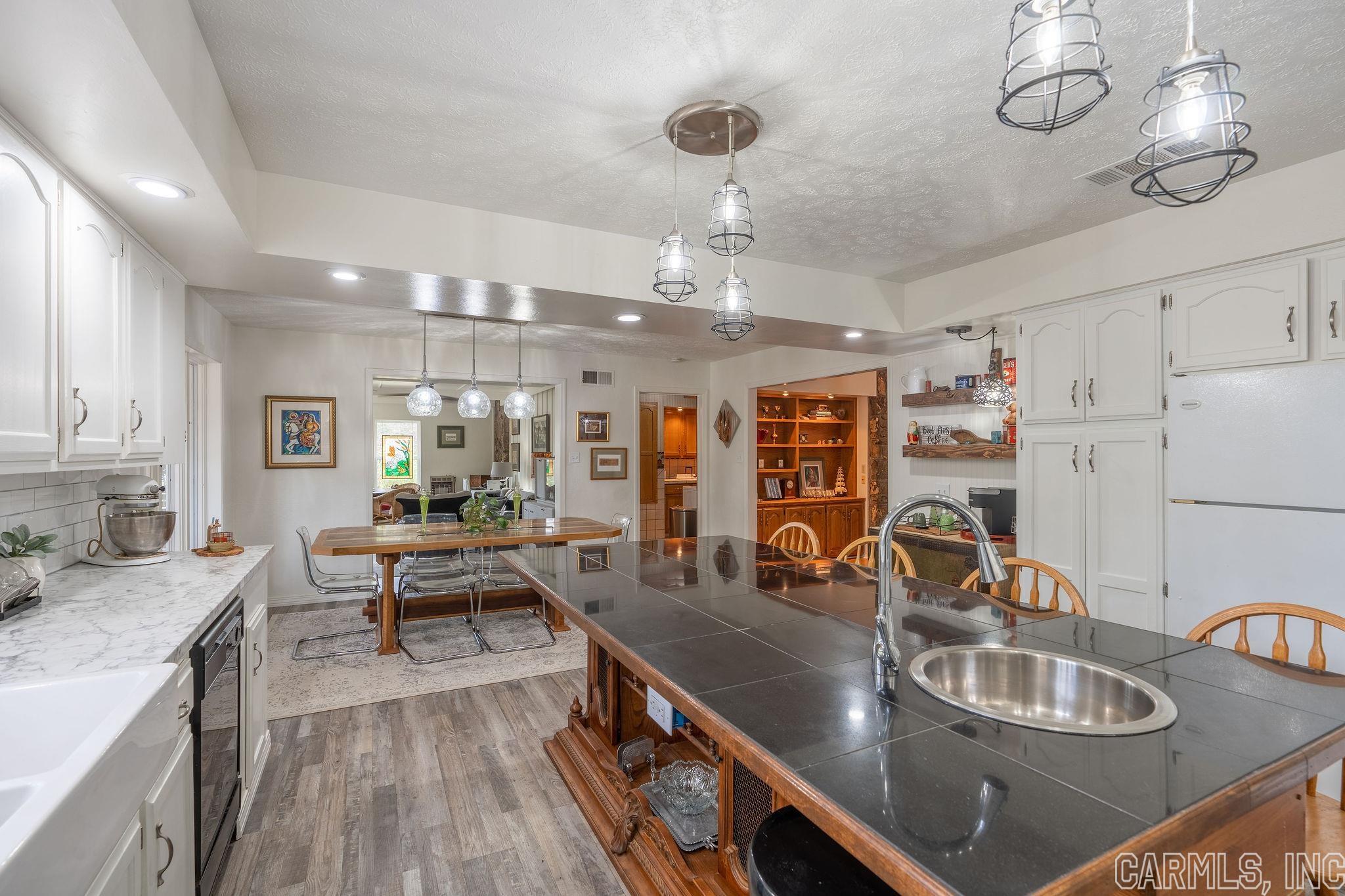 INDIAN HILLS - Residential